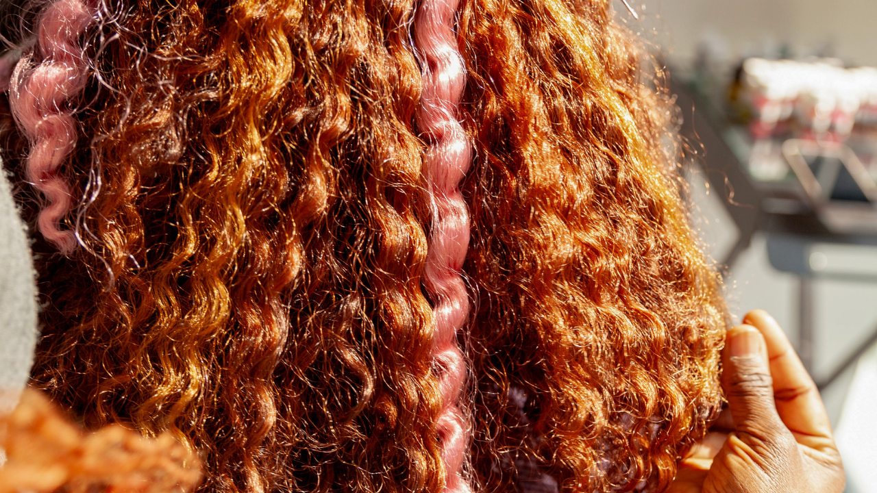 Strengthens Hair Fibres