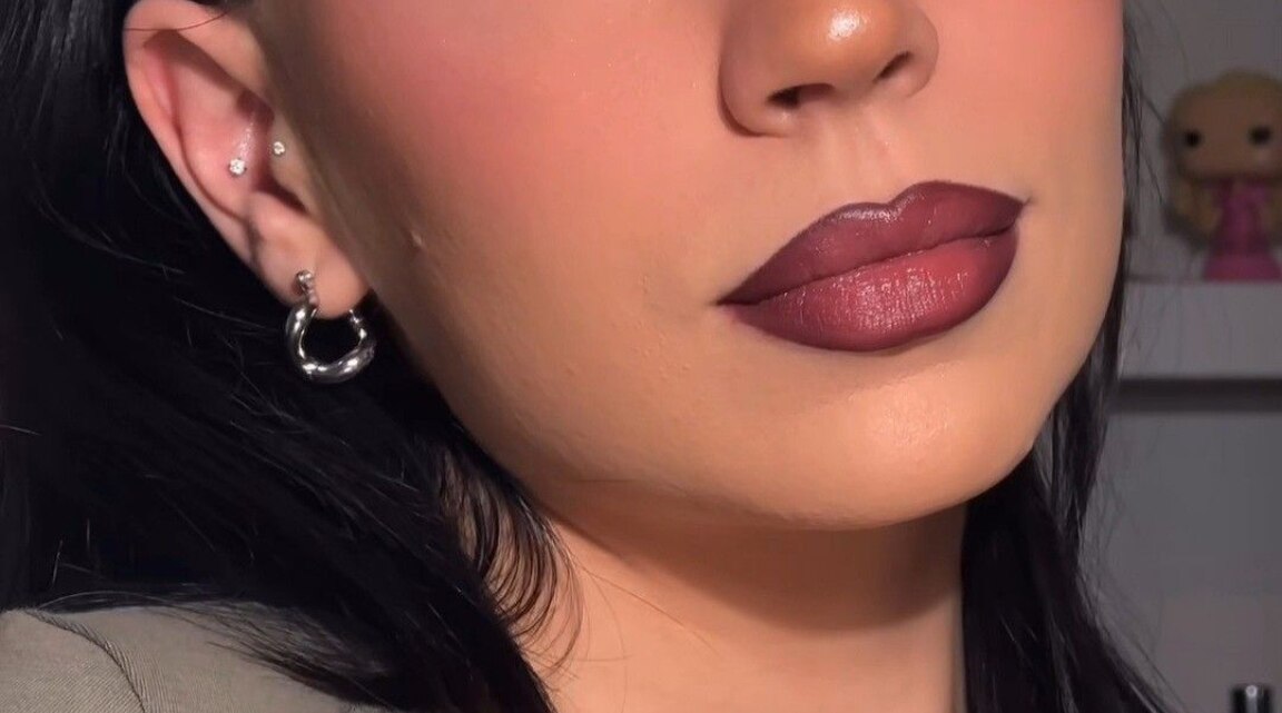 Ombre Lips Step-by-Step Tutorial with Best Shades