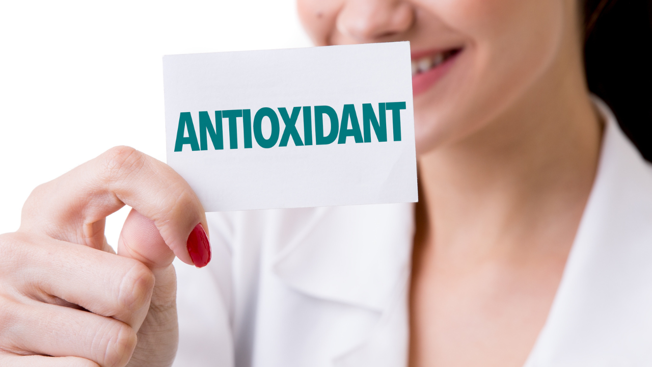 2. Provides Antioxidant Carotenoids