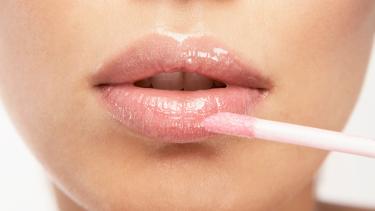 7. Finish the lips