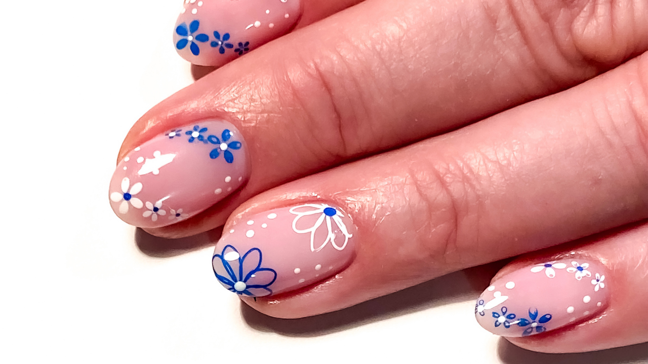 5. Tiny Floral Nails