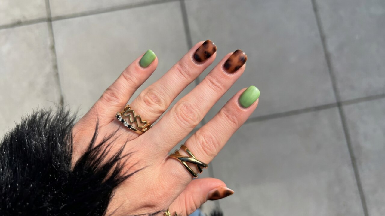 14. Tortoiseshell Nails