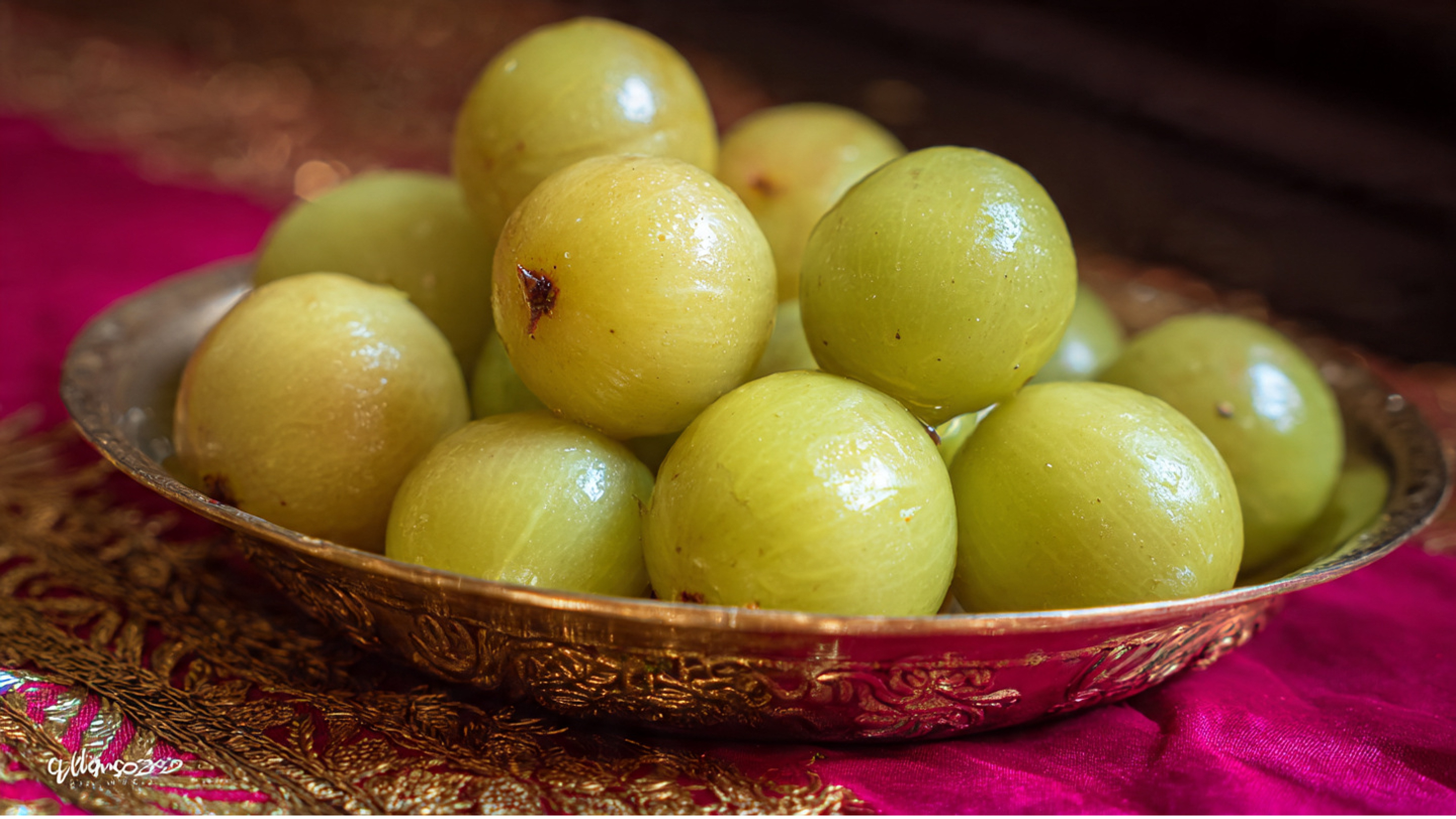 Benefits of Eating Amla in the Morning
