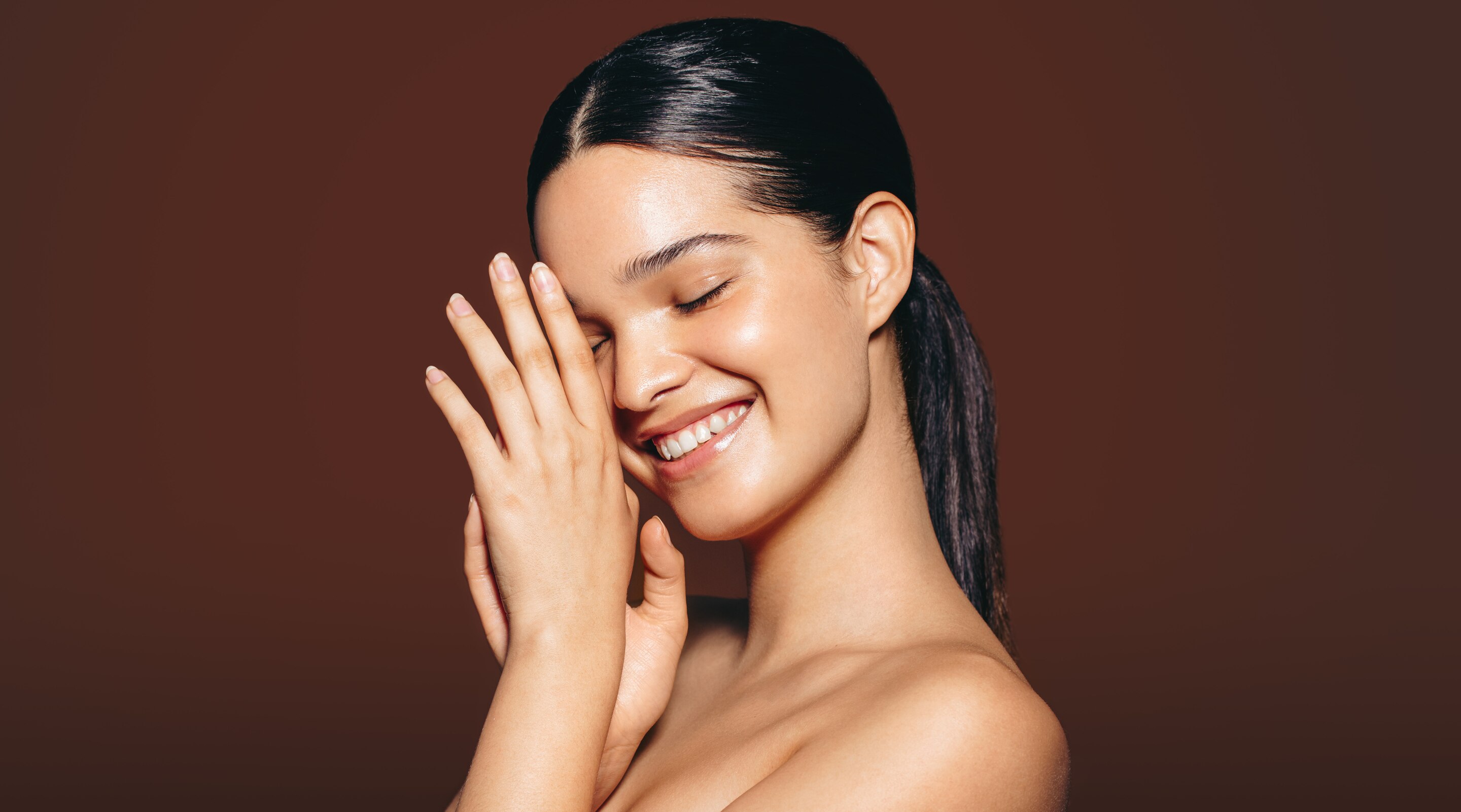 How to Get Glowing Skin Naturally With Skincare and Lifestyle Tips
