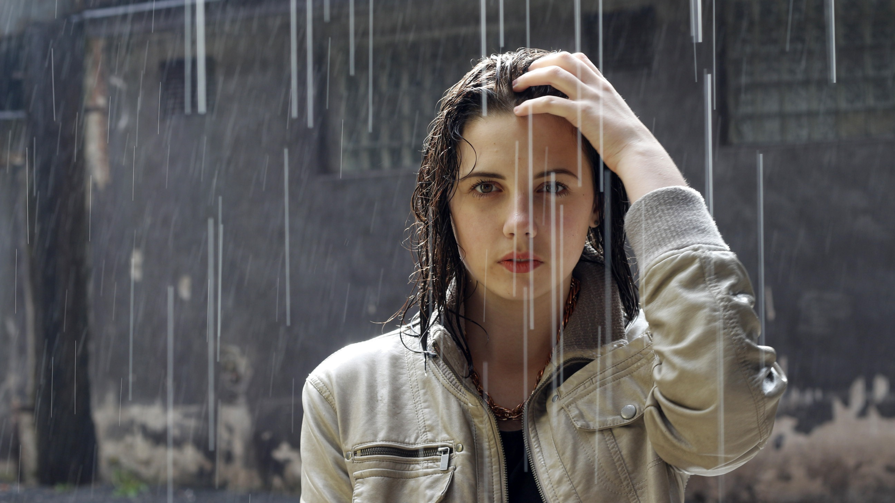 What Makes Most Anti-Frizz Hair Routines For The Monsoons Fail?