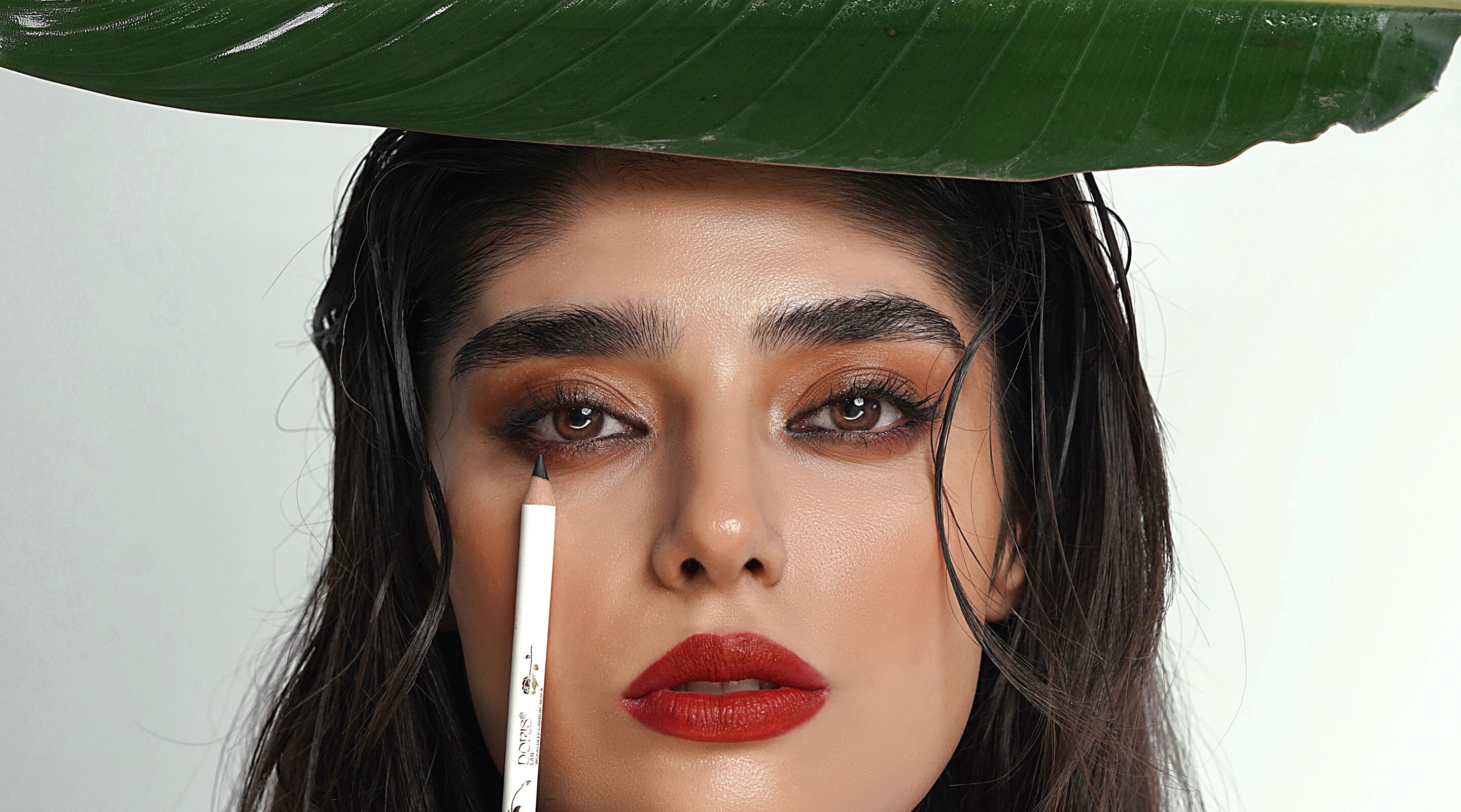 Kajal for Sensitive Eyes and Expert Safety Tips