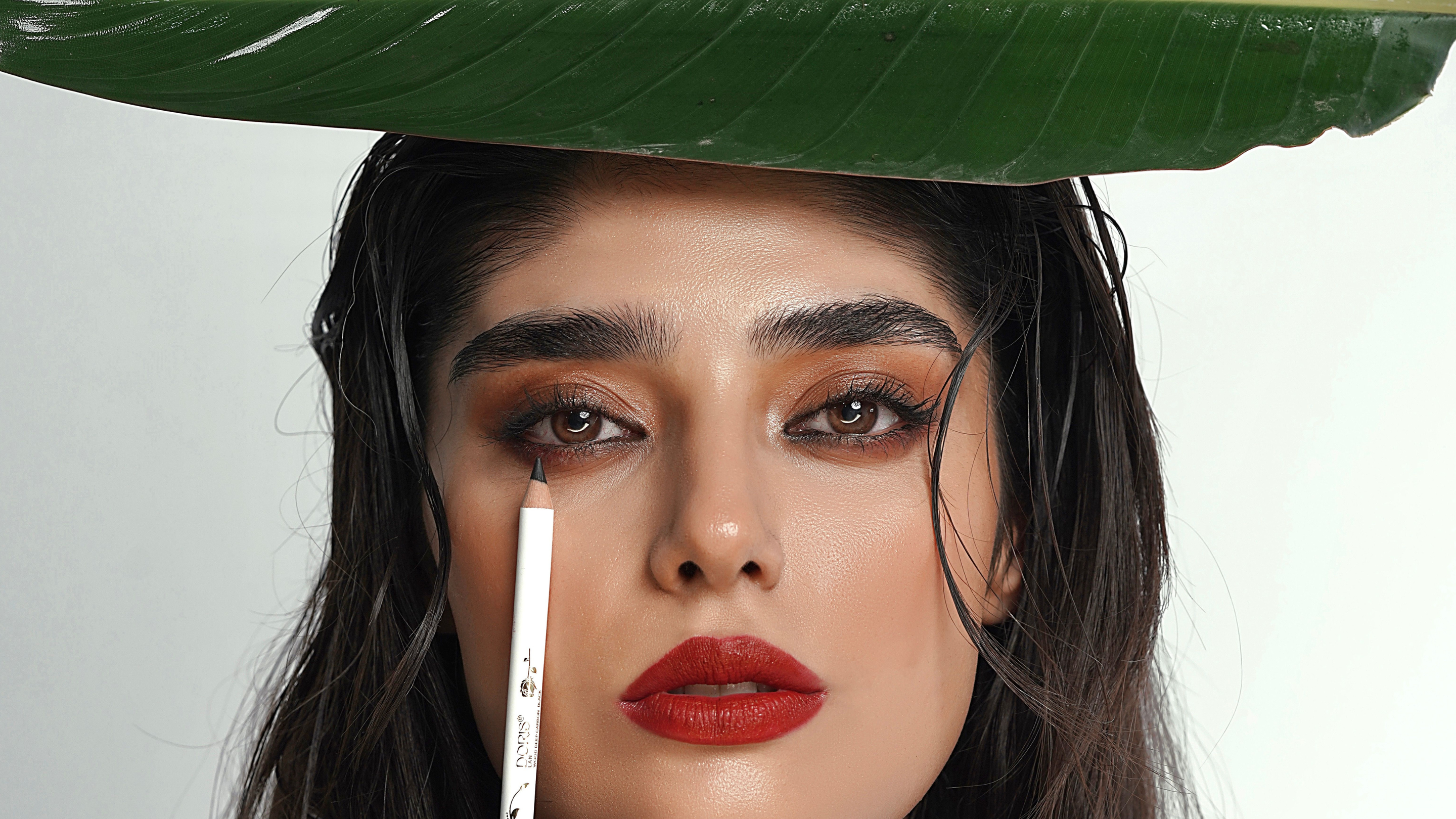Kajal for Sensitive Eyes and Expert Safety Tips