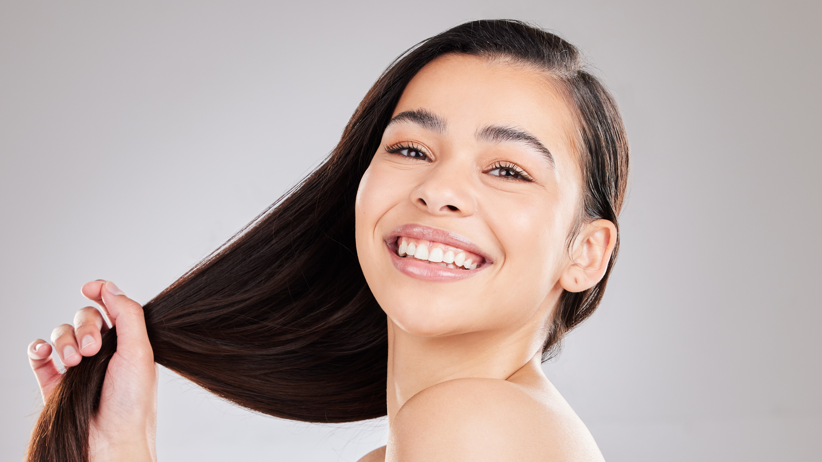 How to Keep Hair Fresh Between Washes
