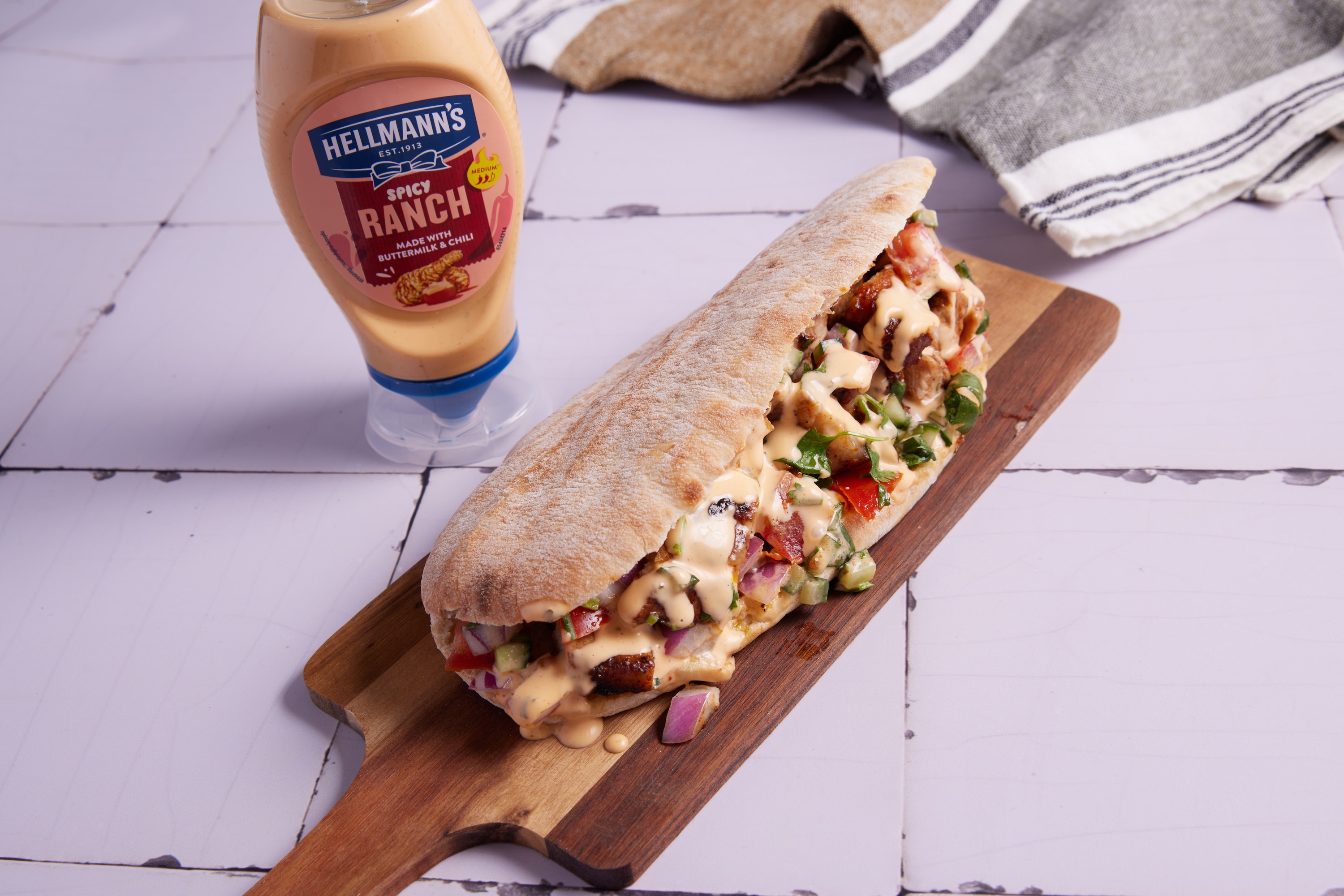 Τσιαπάτα με Ψητό Χοιρινό και Hellmann's Spicy Ranch 25 ΛΕΠΤΑ  recipe