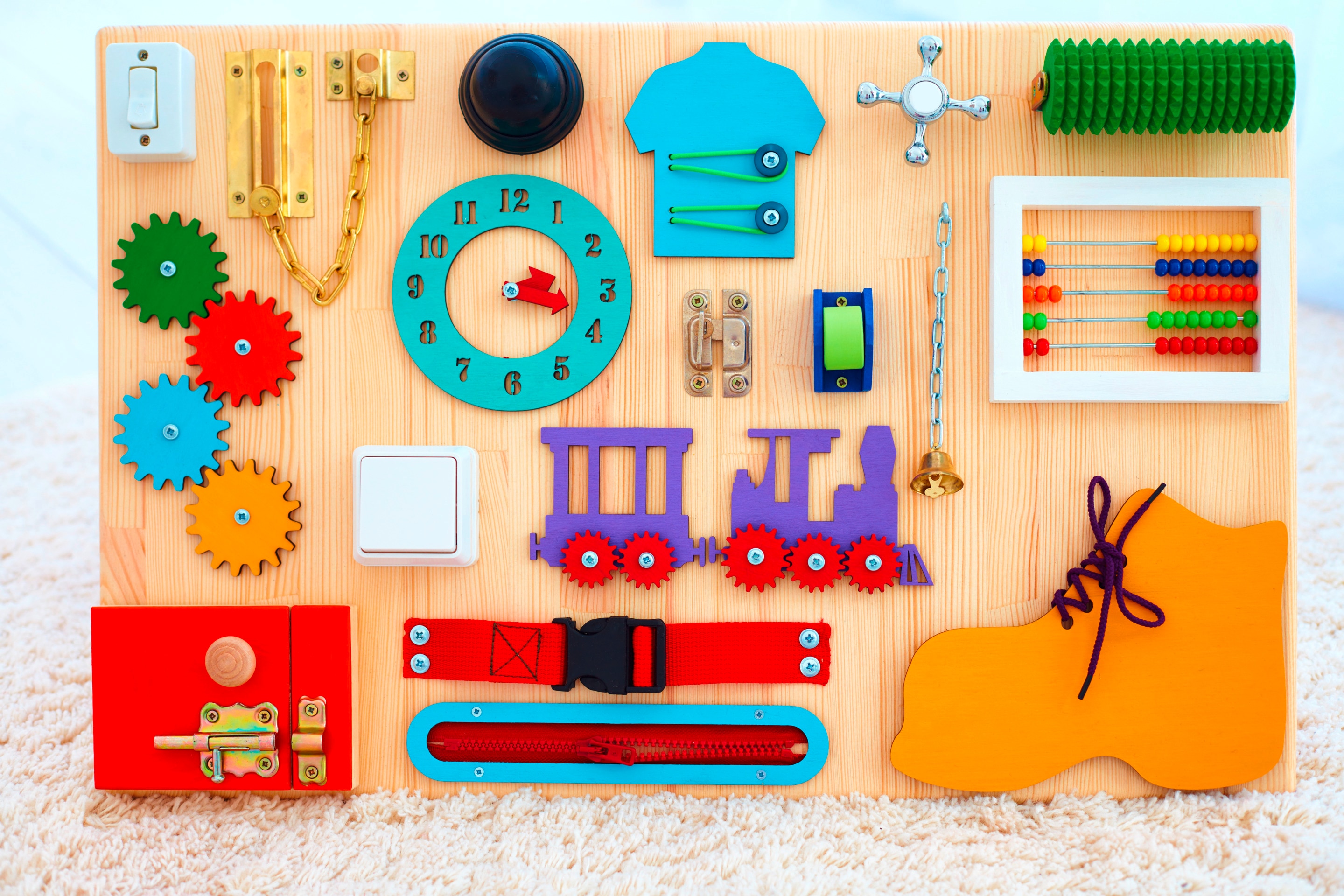 papan permainan busy board untuk kado anak 1 tahun