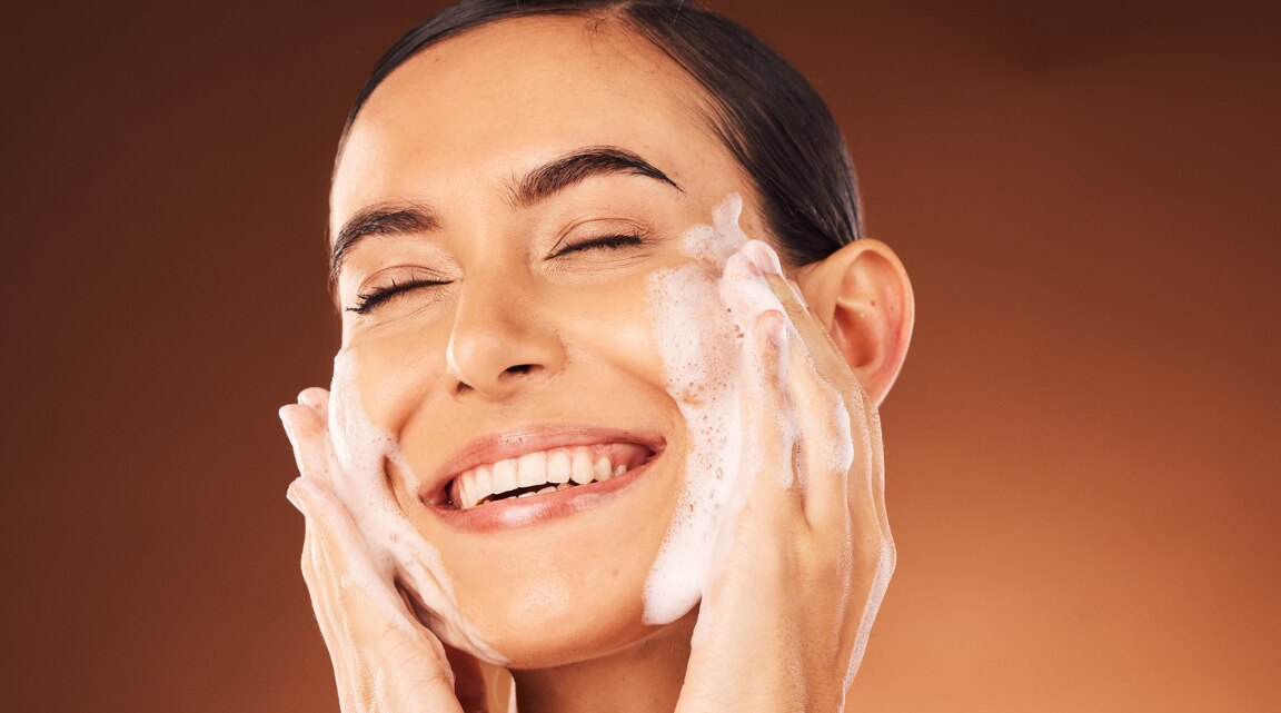 Salicylic Acid Face Wash for Clearer, Smoother-Looking Skin