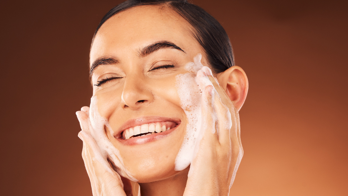 Salicylic Acid Face Wash for Clearer, Smoother-Looking Skin