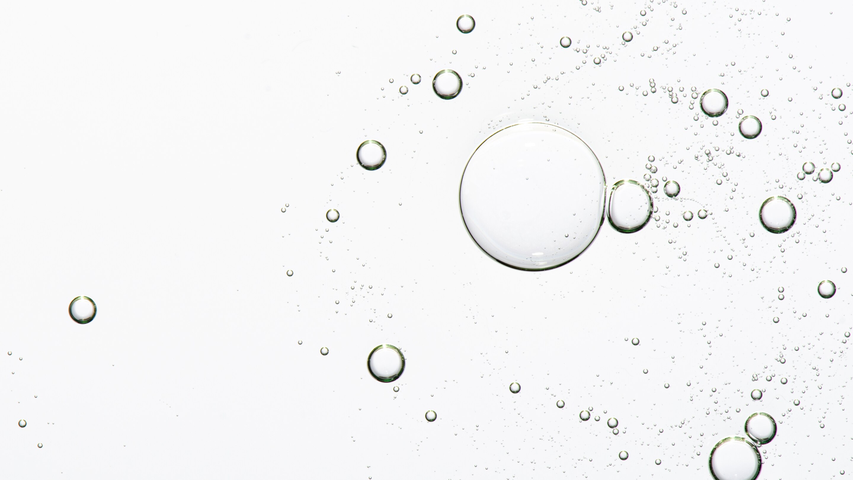 Ceramides and glycerin: the barrier builders and moisture magnets
