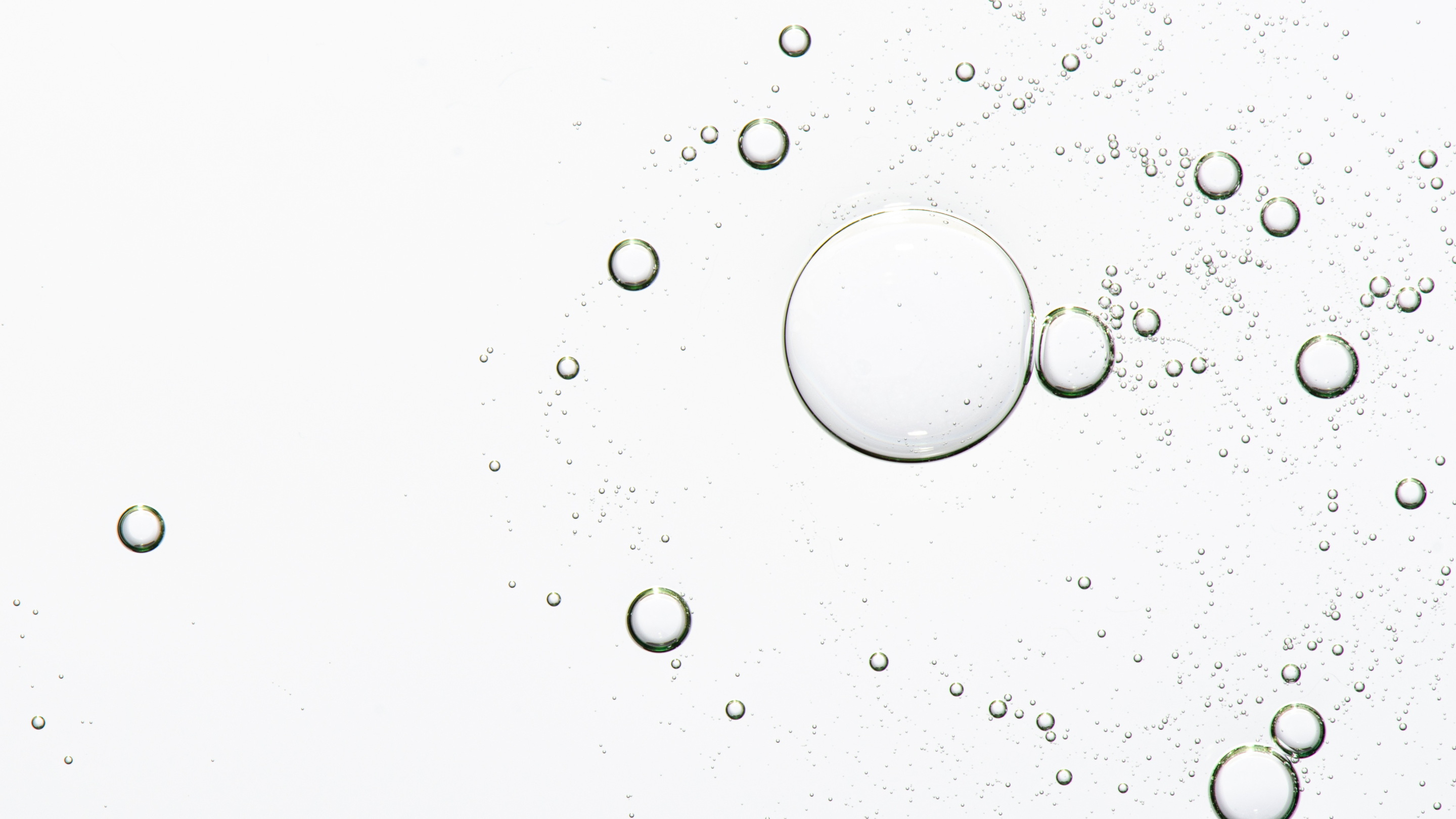 Ceramides and glycerin: the barrier builders and moisture magnets