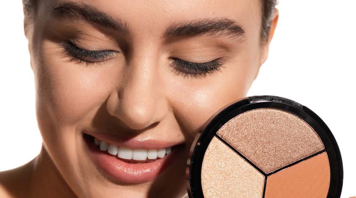 Highlighter Placement for Different Face Shapes Using Lakmé Highlighters