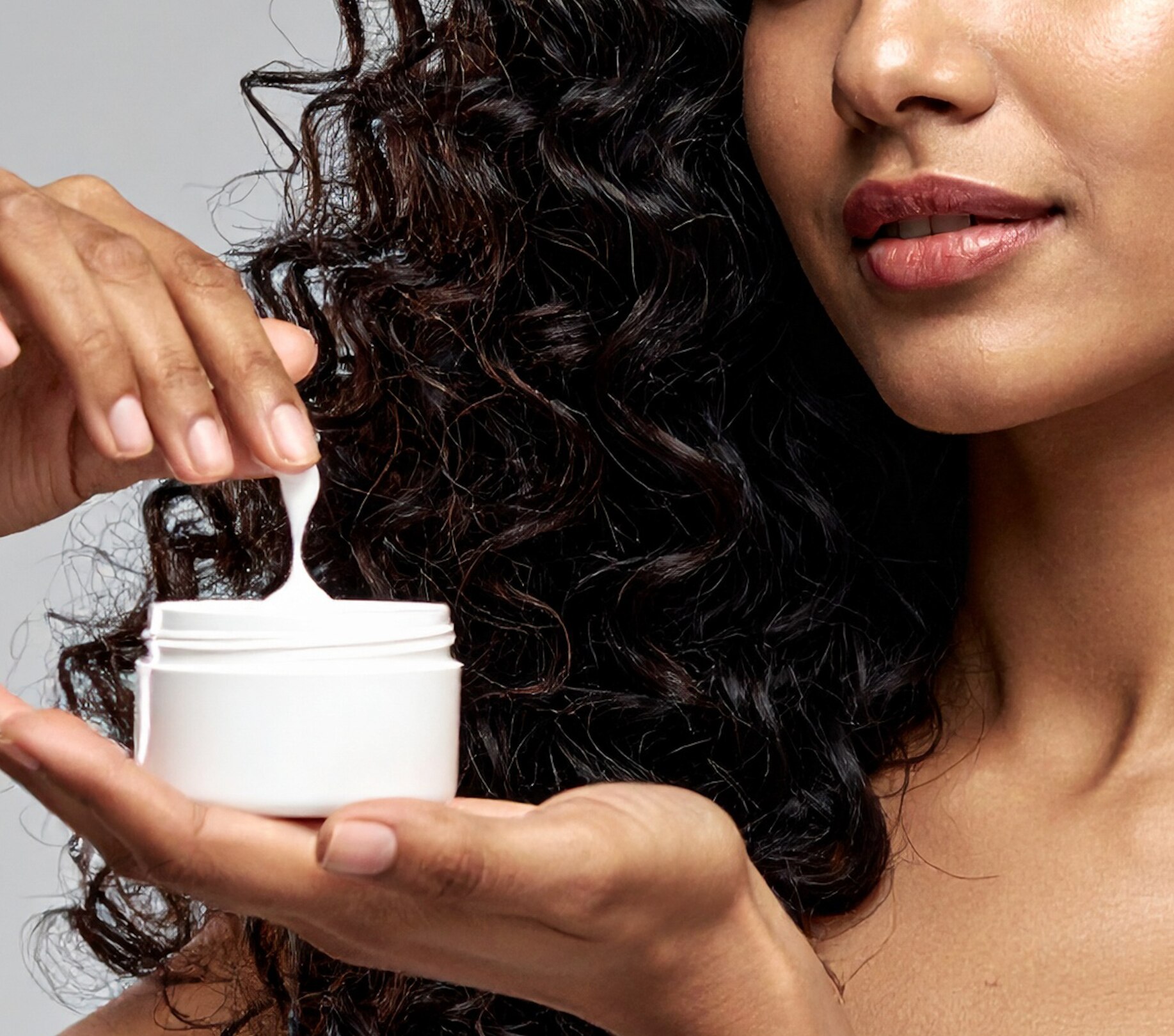 Image of Leave-In Conditioner for Curly Hair: The Ultimate Guide to Juicy Ringlets Without the Dreaded Heavy Drag
