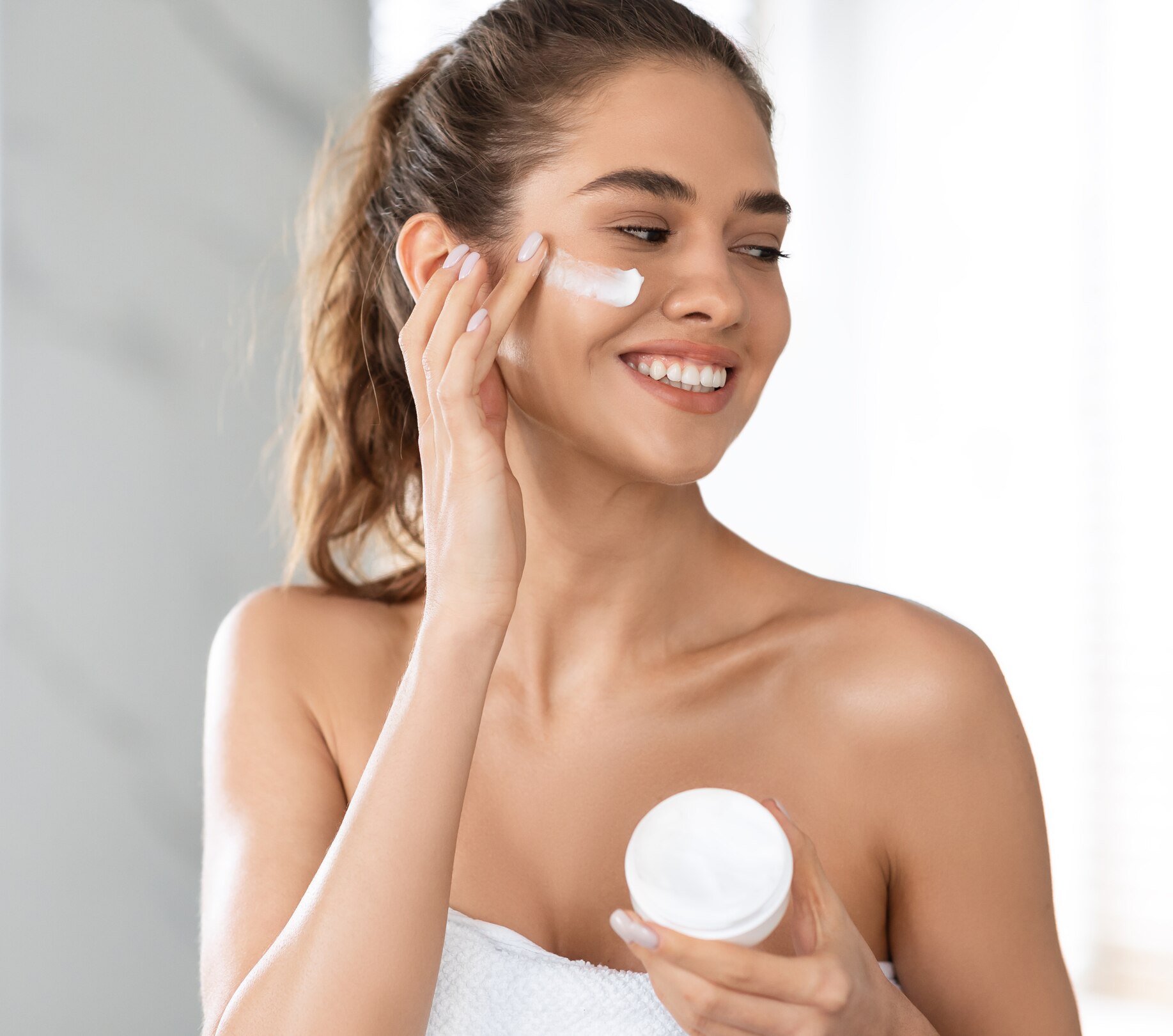 Image of Lightweight Moisturizer: Why “Light” Doesn’t Mean “Pointless” (Whatever Your Skin Type)