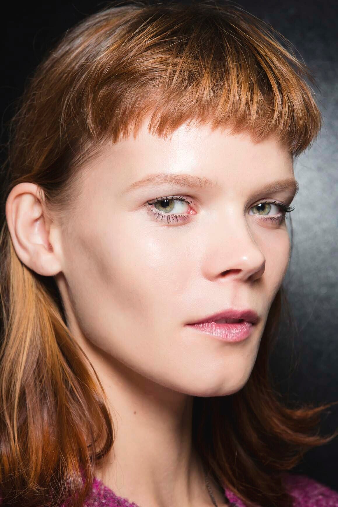Padukan dengan micro bangs untuk tampilan yang lebih edgy. (Foto: Indigitalimages.com)