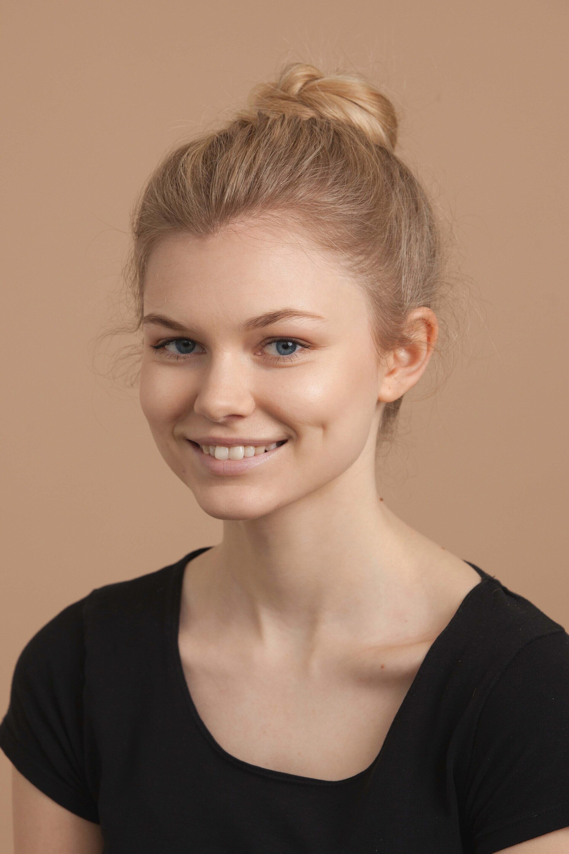 ไอเดียเกล้าผมมวยสูงแบบง่ายๆ แค่บิด มวย ม้วน ก็สวยชิคได้ไม่ซ้ำวัน