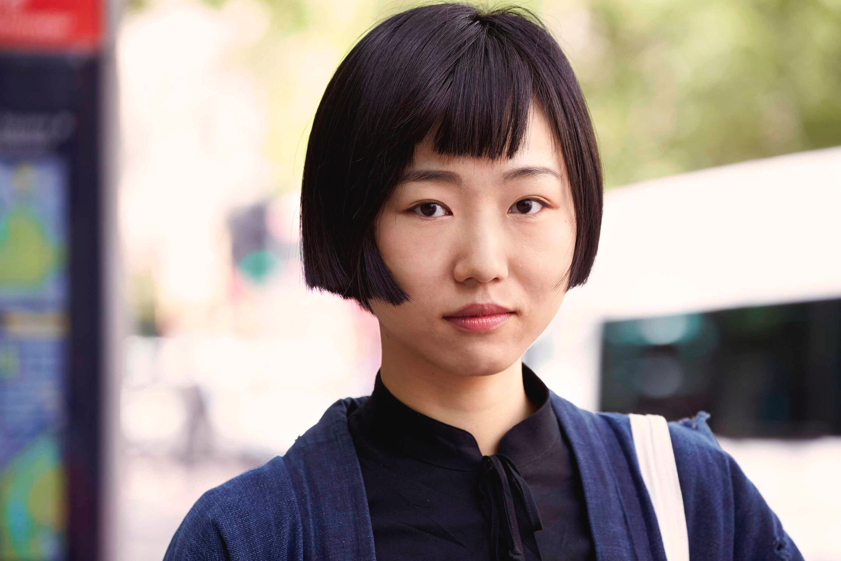 Model rambut bob pendek menutupi tulang pipi yang lebar. (Foto: Dvora)