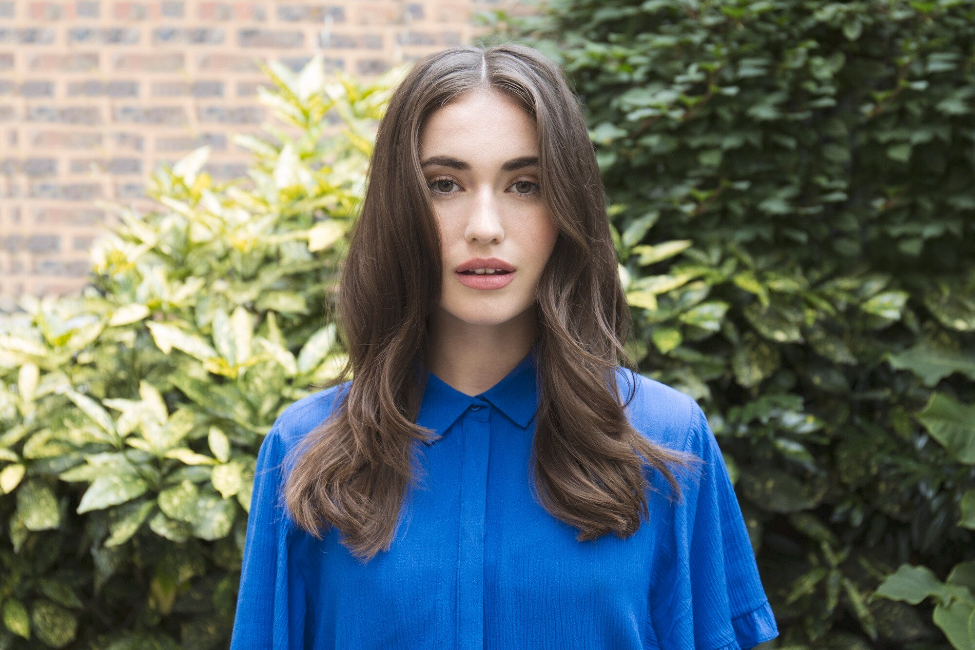 How to use hair rollers to get bombshell curls: A step-by-step guide