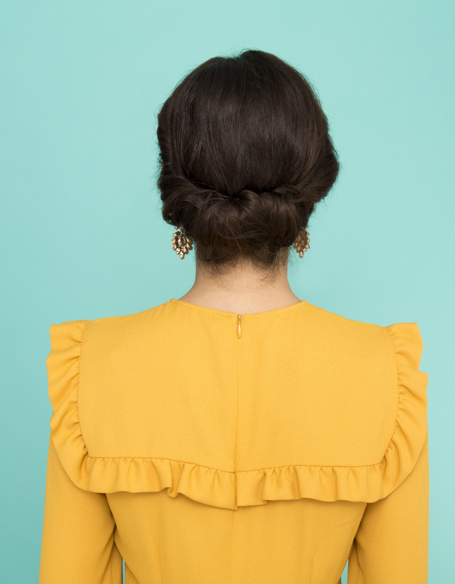 Gaya rambut simpel tanpa perlu sasak. (Foto: Verity Jane Smith)