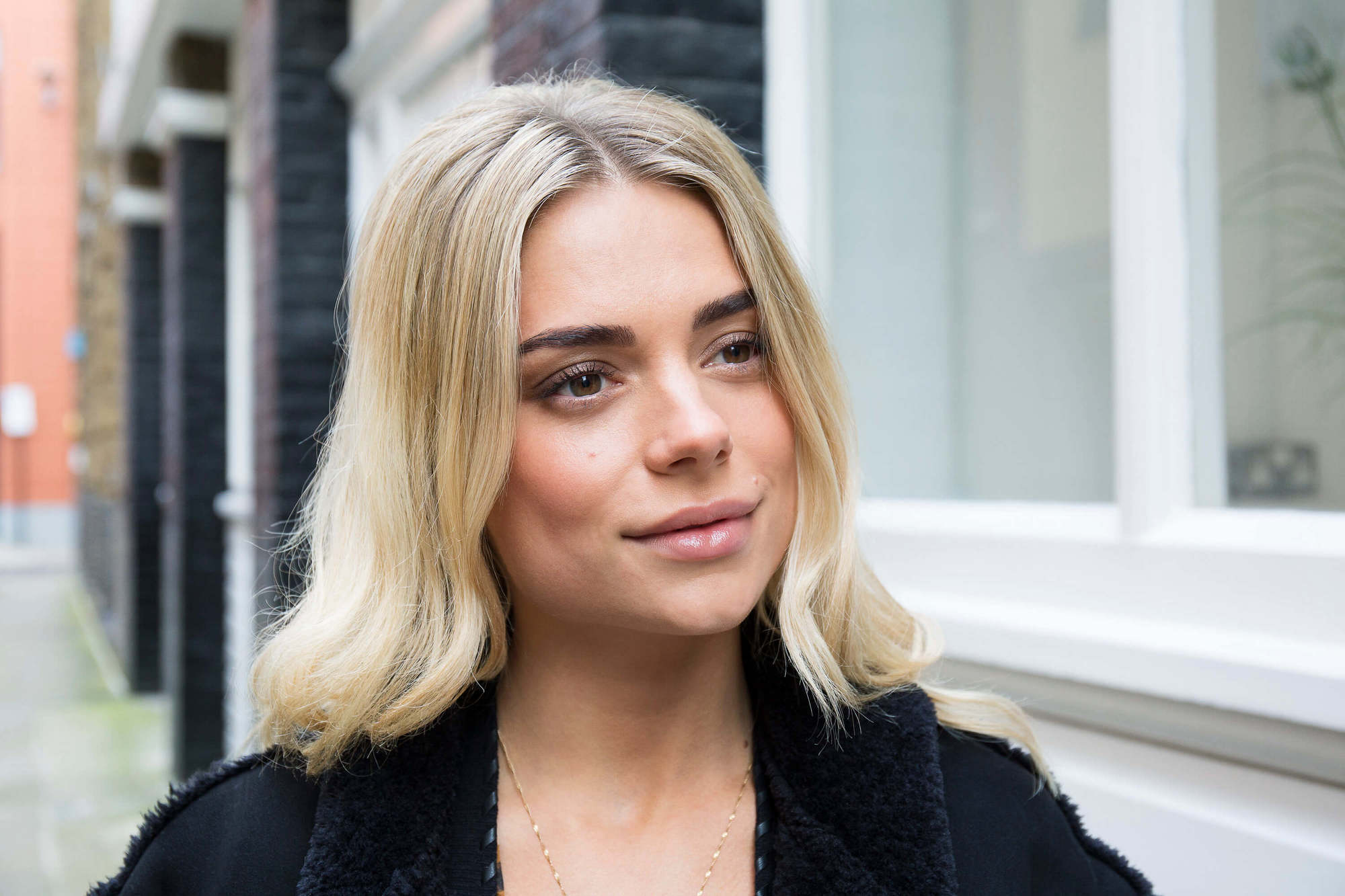 How to Tease Hair