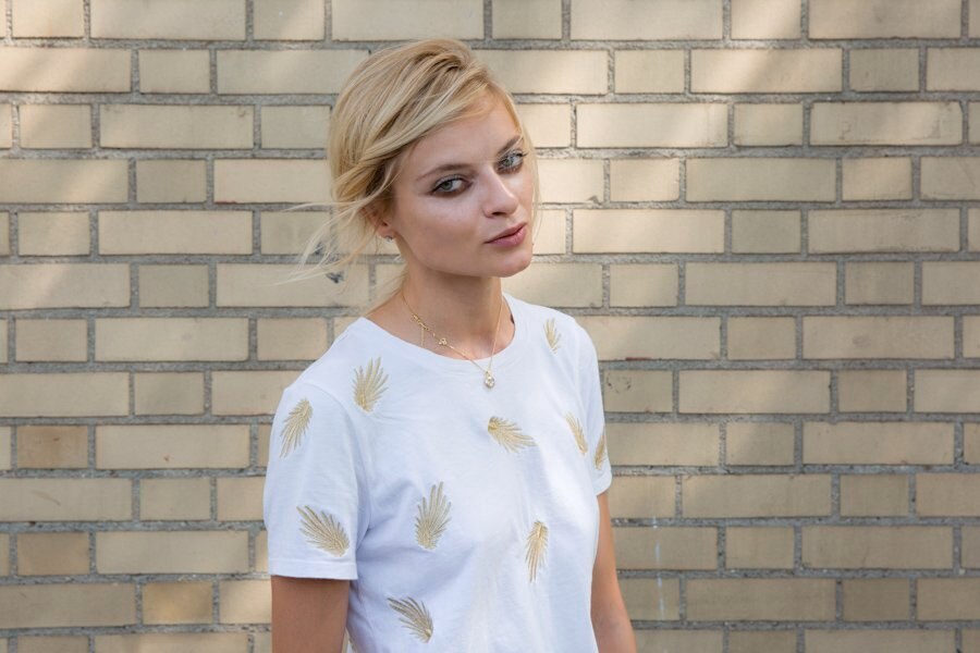 Wanita kaukasia dengan rambut pirang