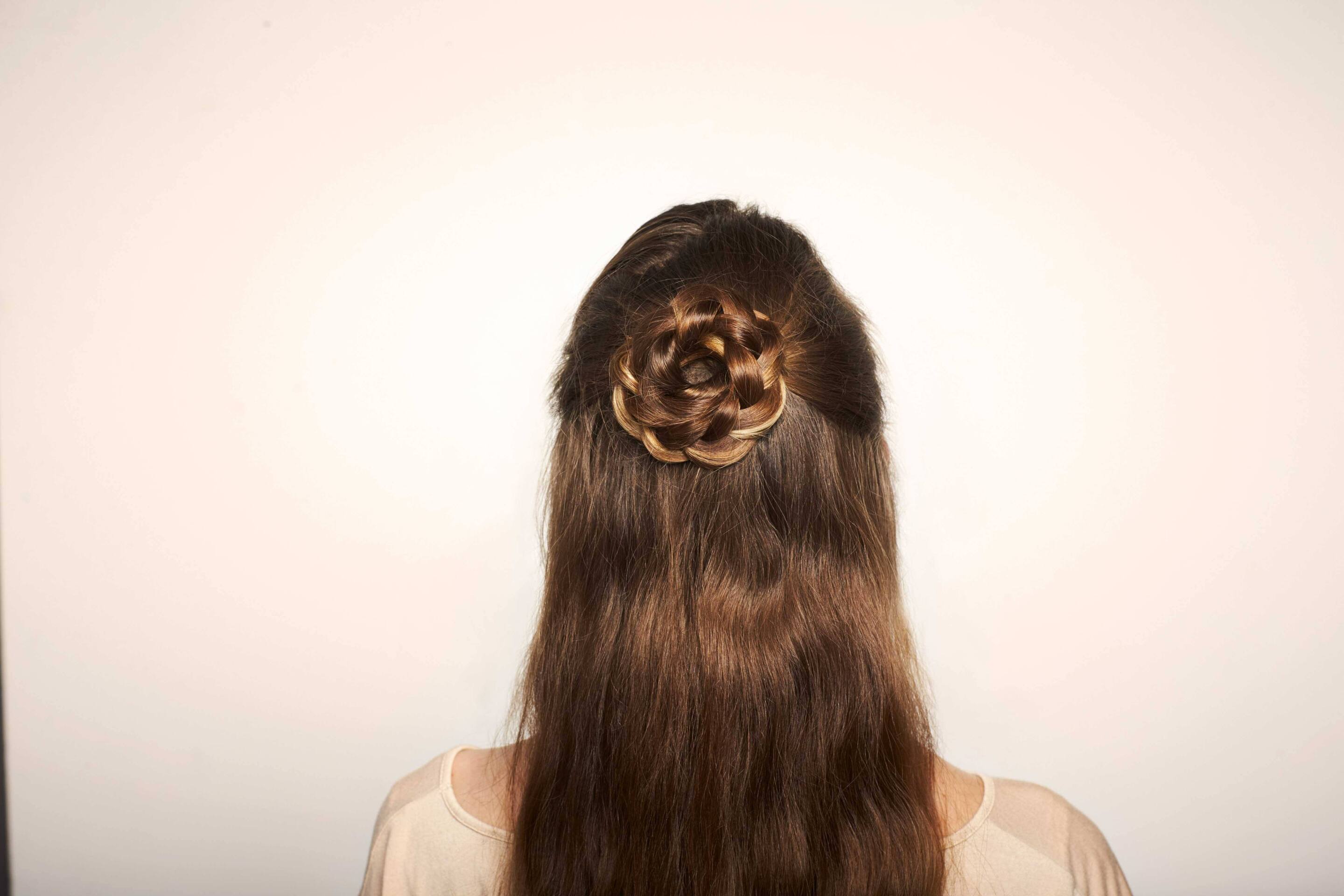 Braid half updo. (Foto: Dvora)