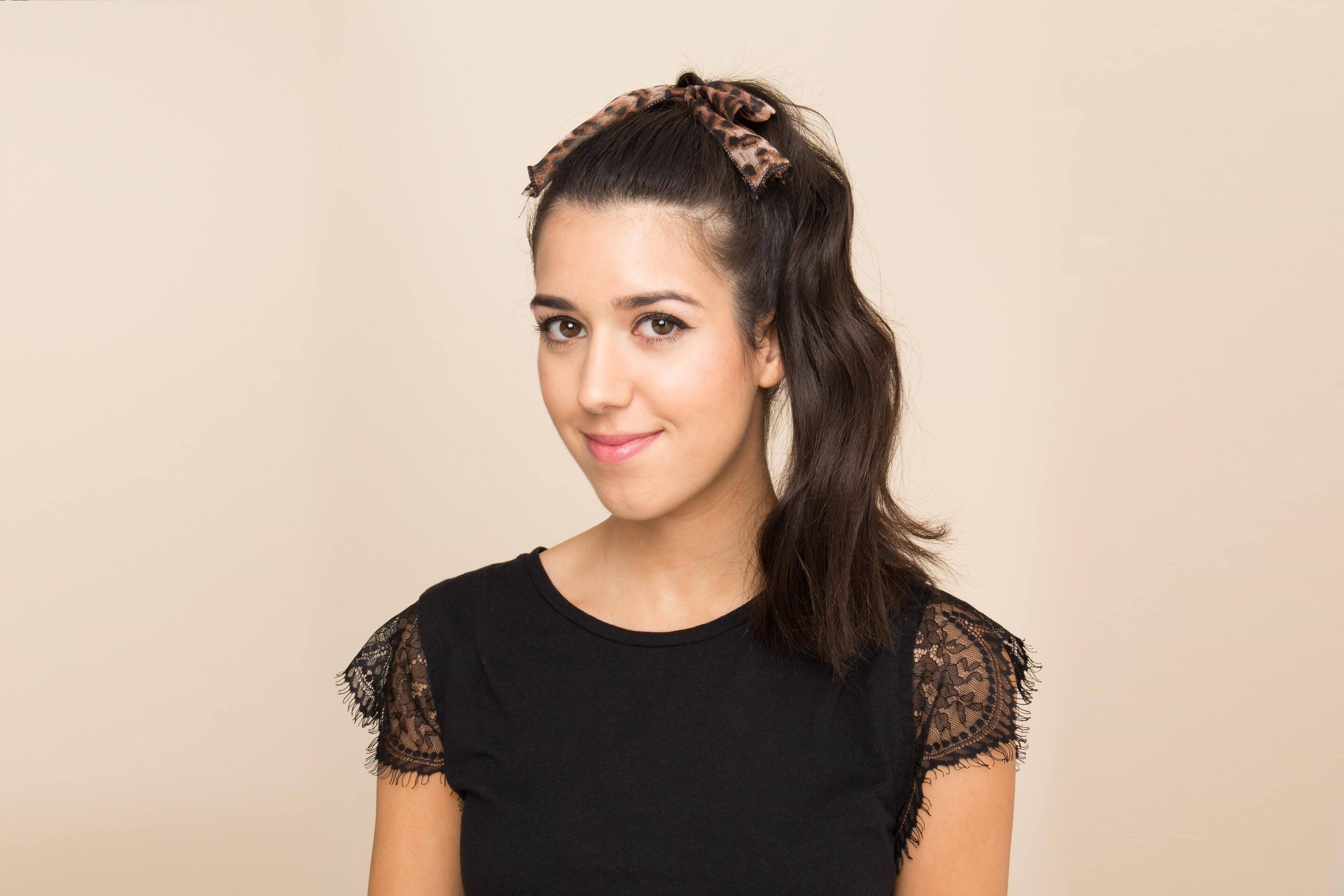 Gaya rambut yang simpel nan manis. (Foto: Verity Jane Smith)