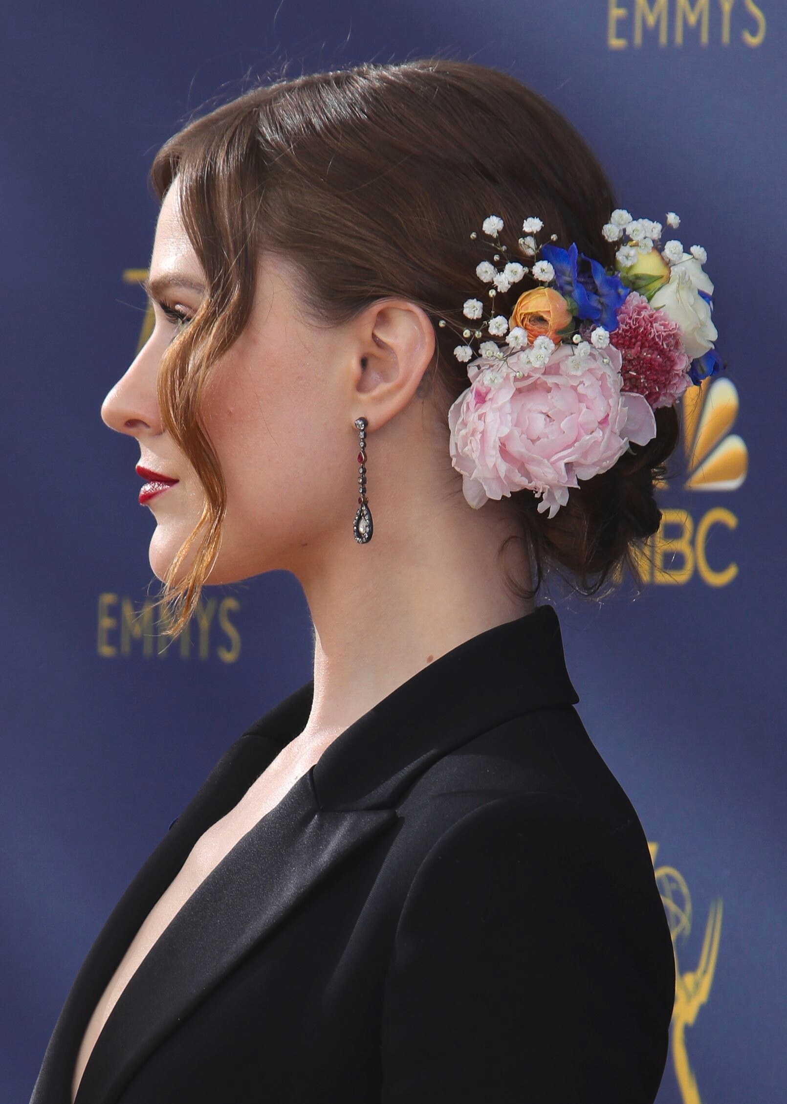 Jika mau, kamu bisa gunakan bunga asli! (Foto: REX by Shutterstock)