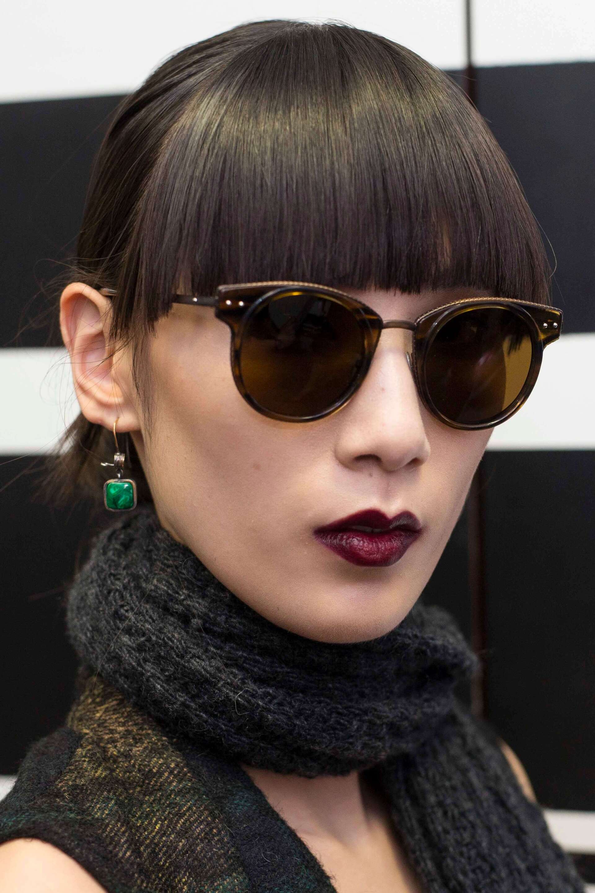 Wajah oval dan panjang cocok akan suka dengan model poni ini. (Foto: Indigitalimages.com)