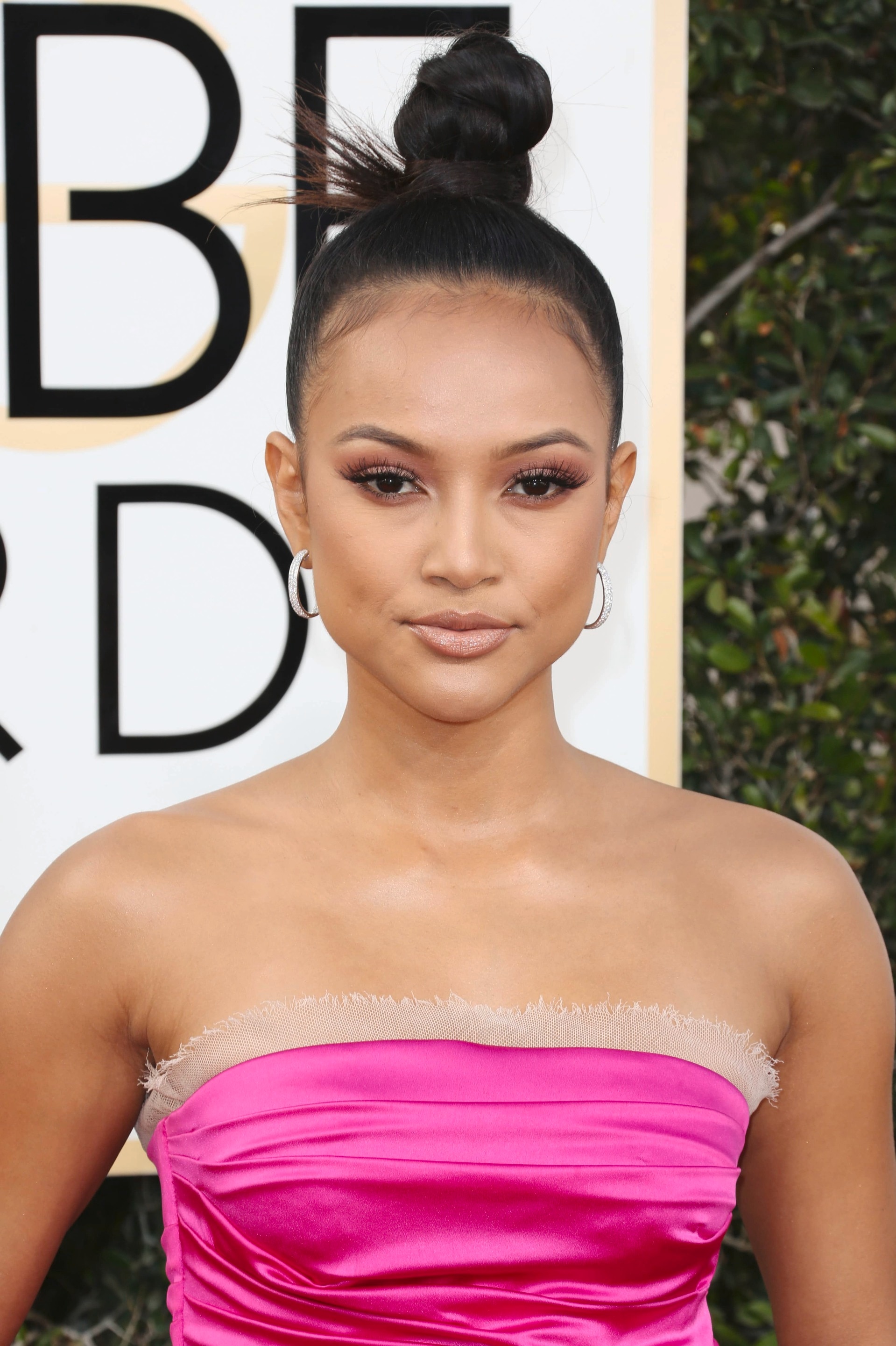 Tip dari kami, pakai gel rambut untuk membuat top knotnya rapi.(Foto: REX by Shutterstock)