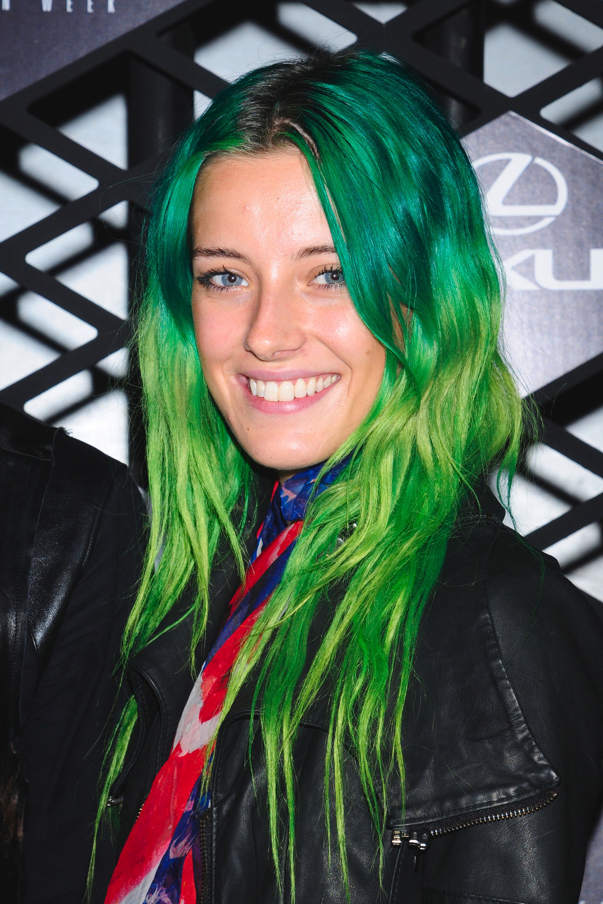 Campuran dua warna hijau tidak akan menyeramkan, bukan? (Foto: REX by Shutterstock)