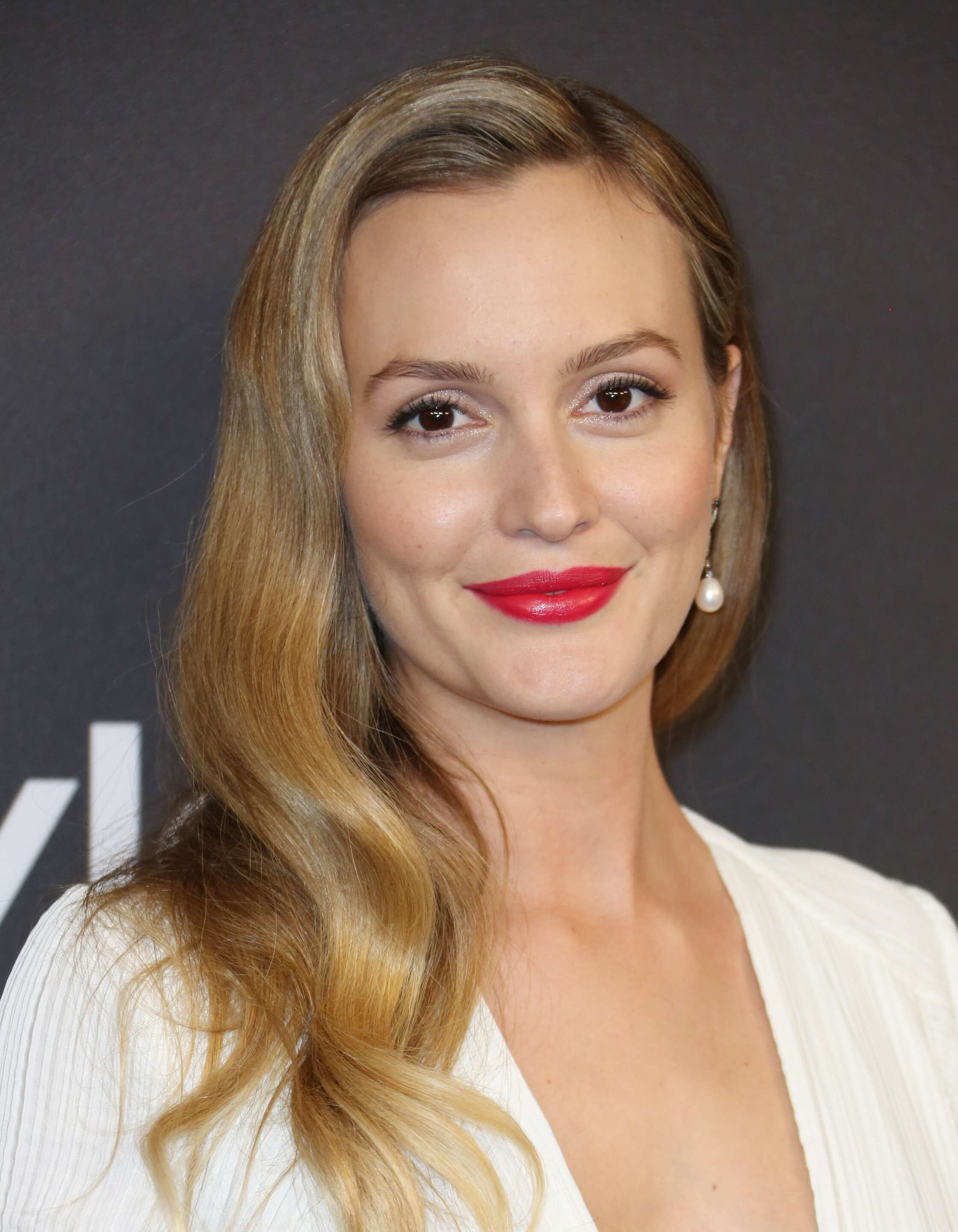 celebrity Leighton Meester long blonde ombre