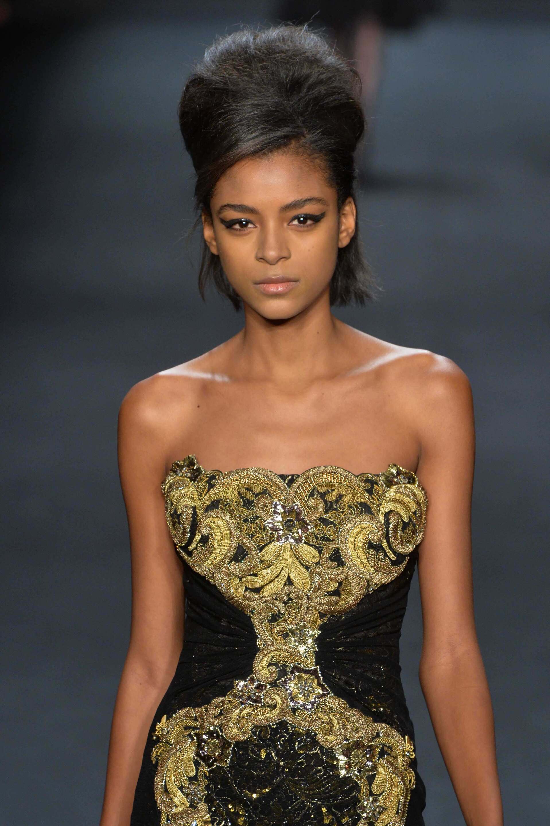 gaya beehive rambut pendek