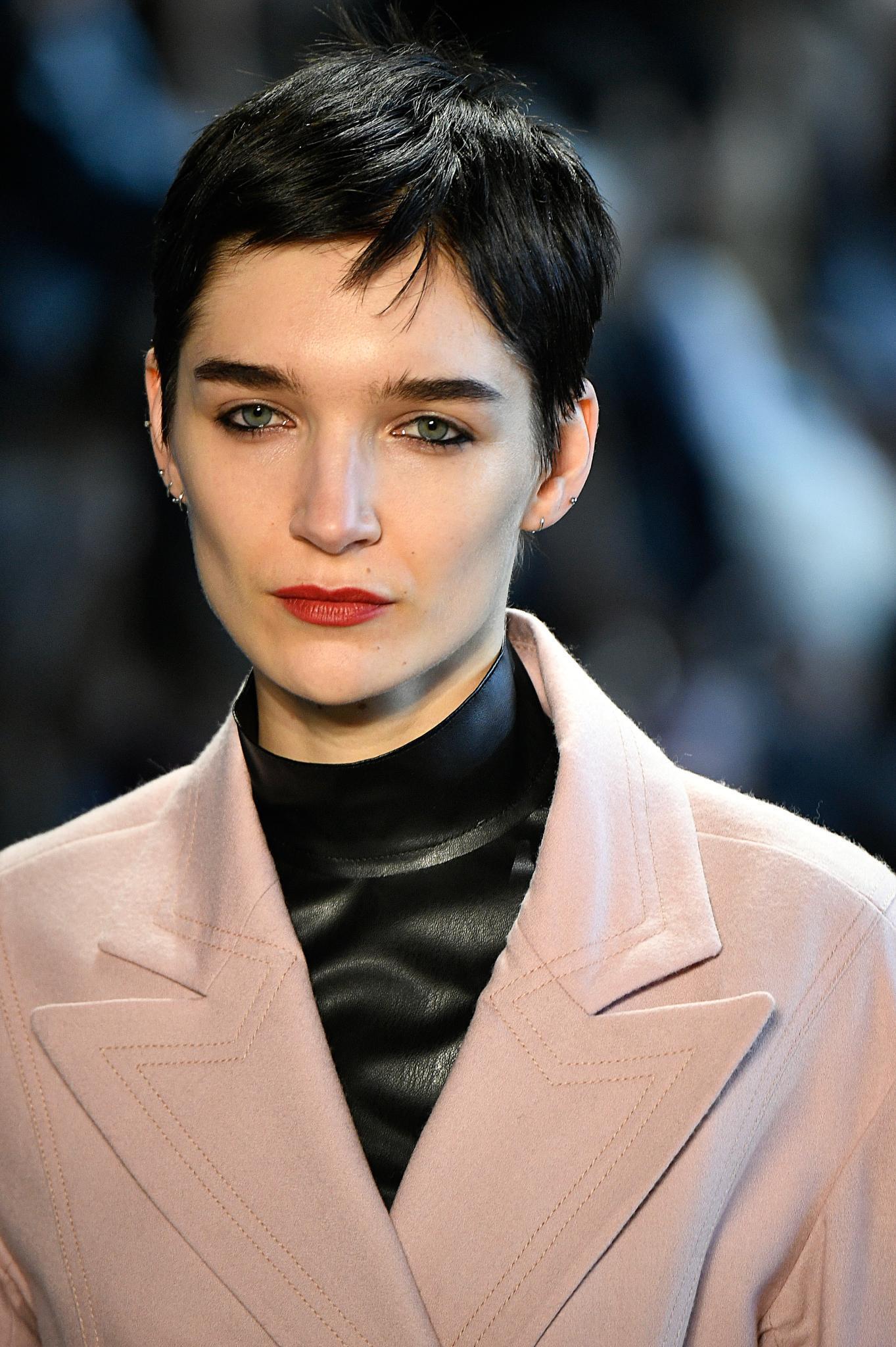 Saatnya kamu mencoba rambut pendek. (Foto: Indigitalimages.com)