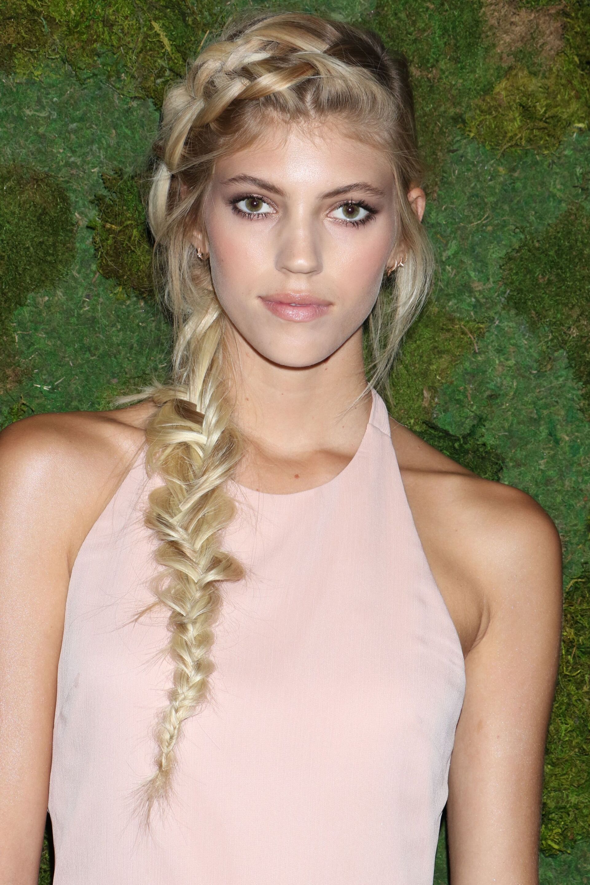 Fishtail side braid. (Foto: REX by Shutterstock)