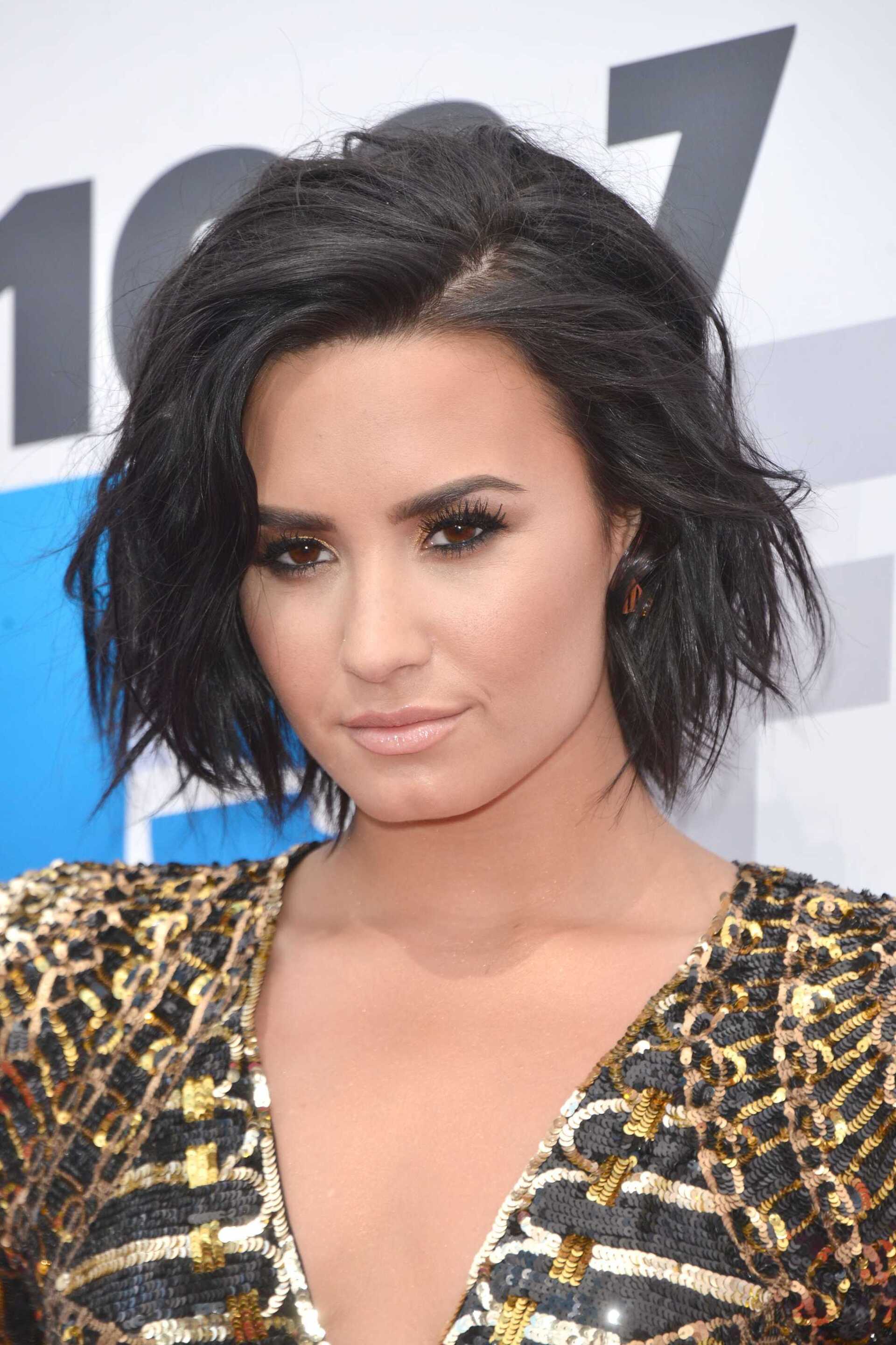 Rambut choppy dan pendek untuk gaya messy. (Foto: REX by Shutterstock)