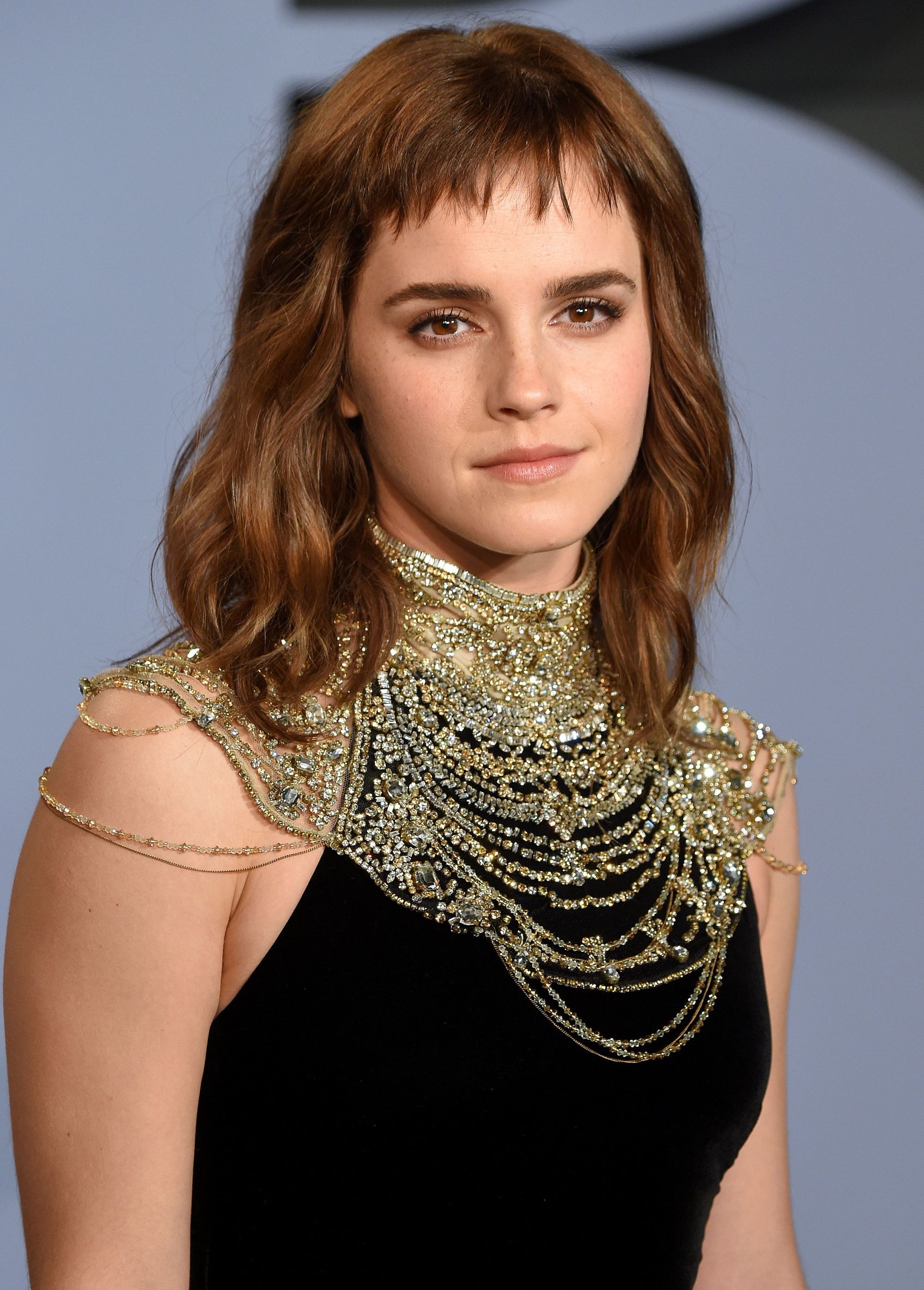 Eksperimental? Coba micro bangs. (Foto: REX by Shutterstock)