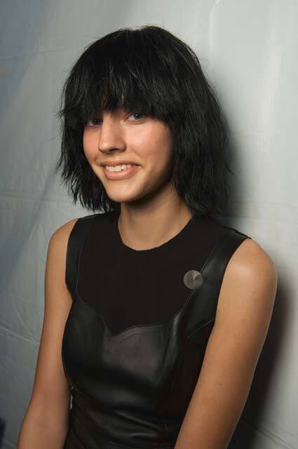 Gaya rambut shaggy untuk rambut yang lebih tebal. (Foto: REX by Shutterstock)