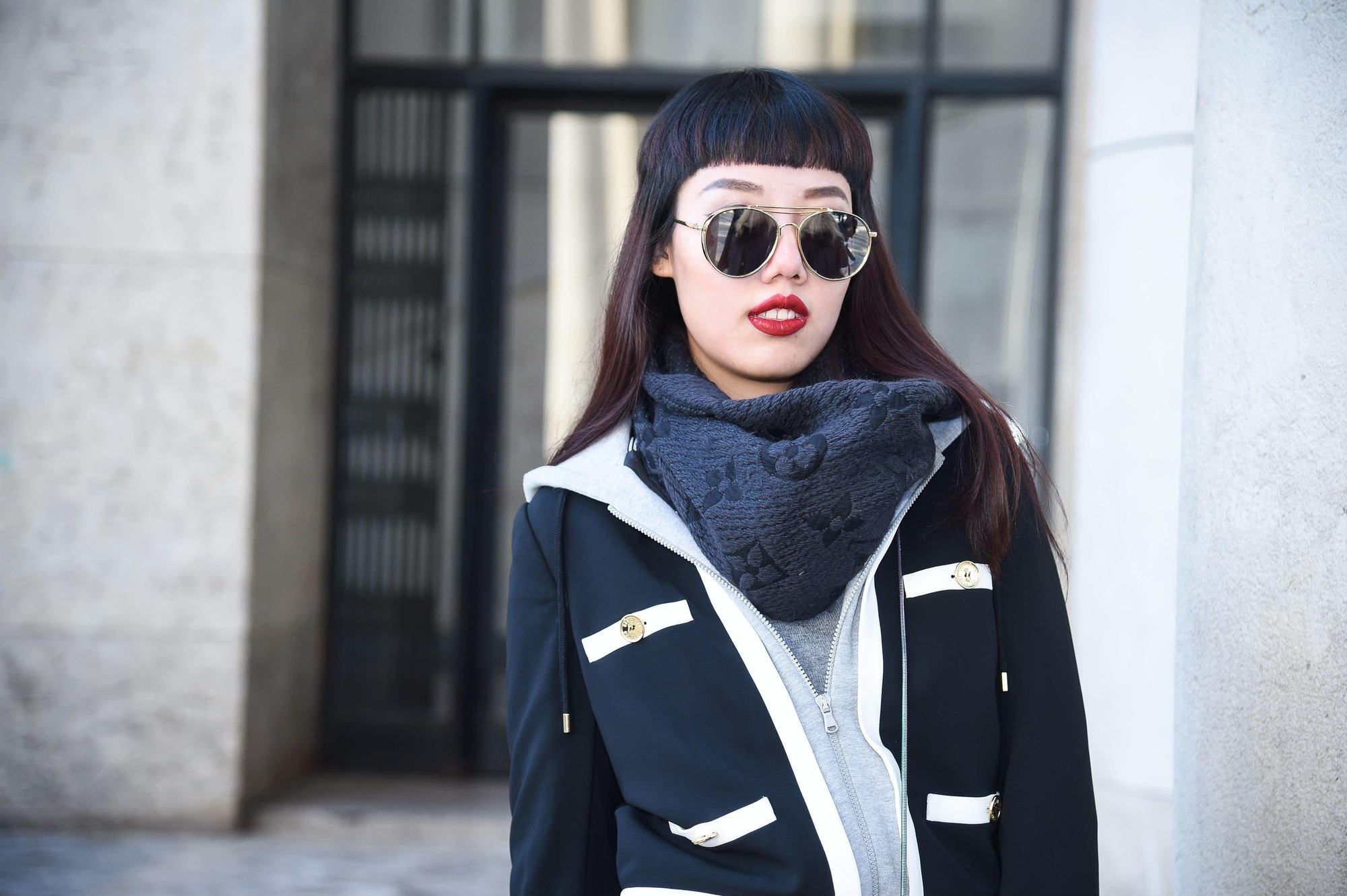 Potong poni hingga berbentuk setengah lingkaran. (Foto: Indigitalimages.com)