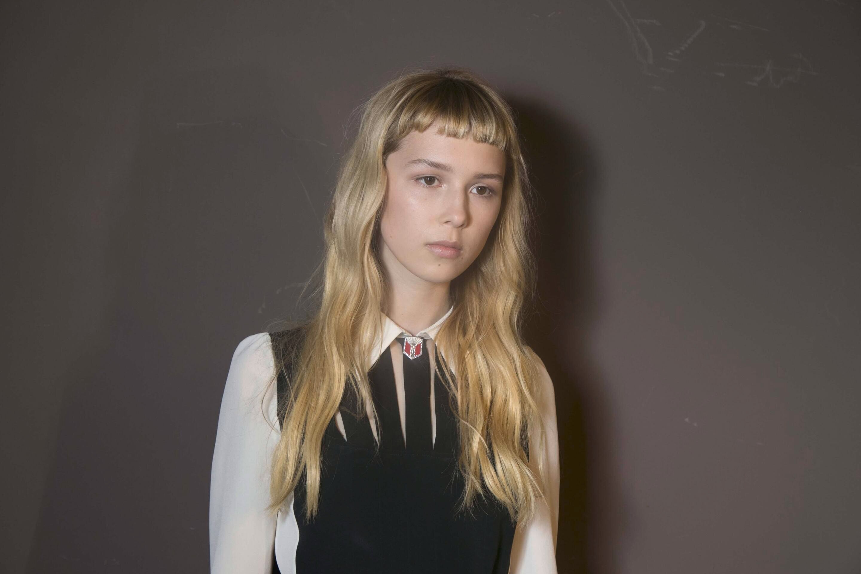 Membuat wajah panjang terlihat lebih proporsional. (Foto: Indigitalimages.com)