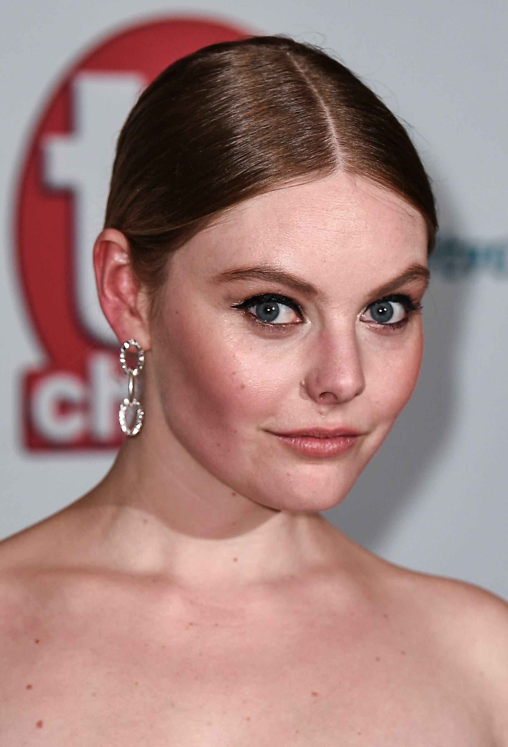 Belahan rambut adalah ciri khas gaya sleek. (Foto: REX by Shutterstock)