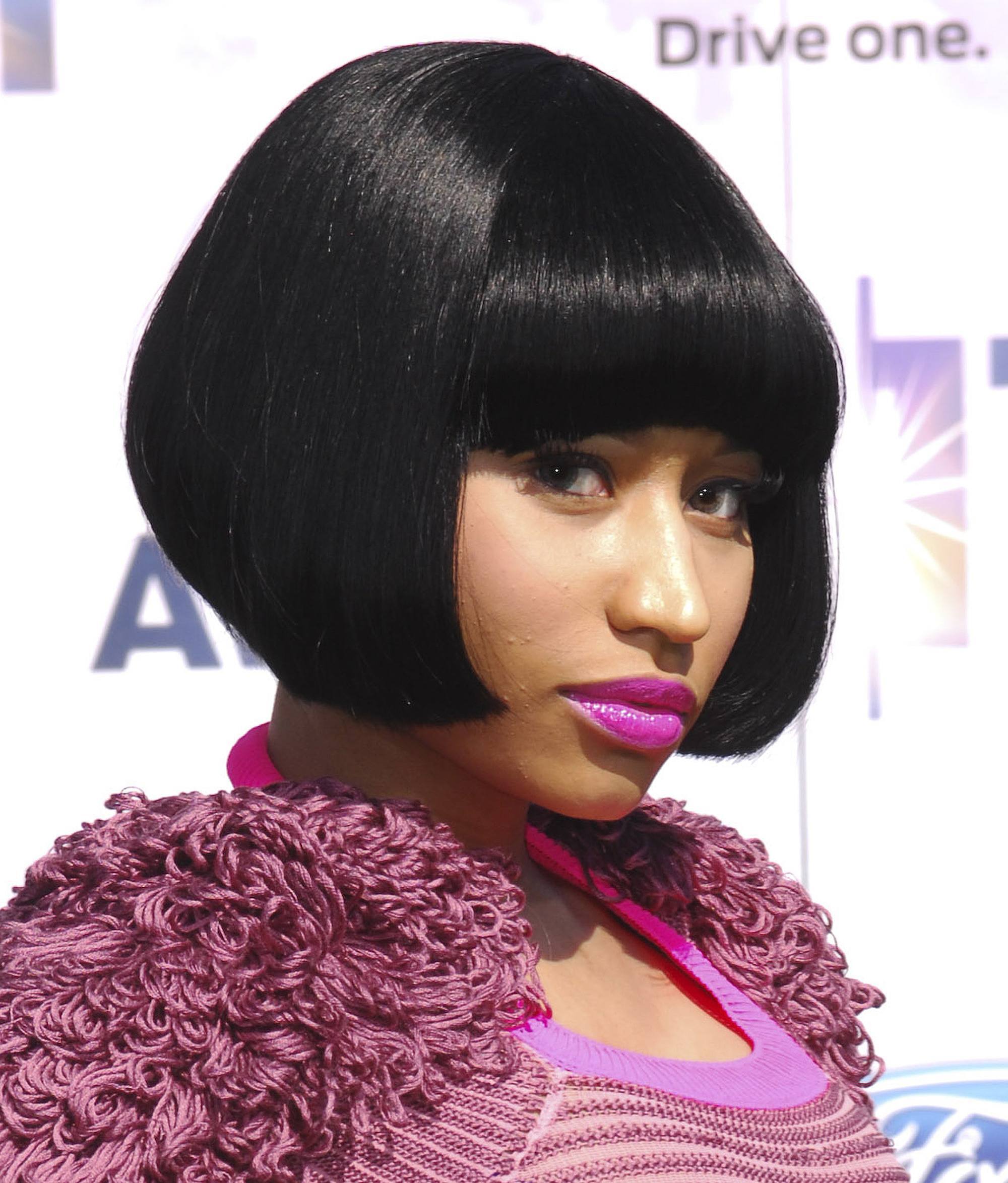 Ingin rambut pendek untuk wajah bulat? Coba potongan angled. (Foto: REX by Shutterstock)

