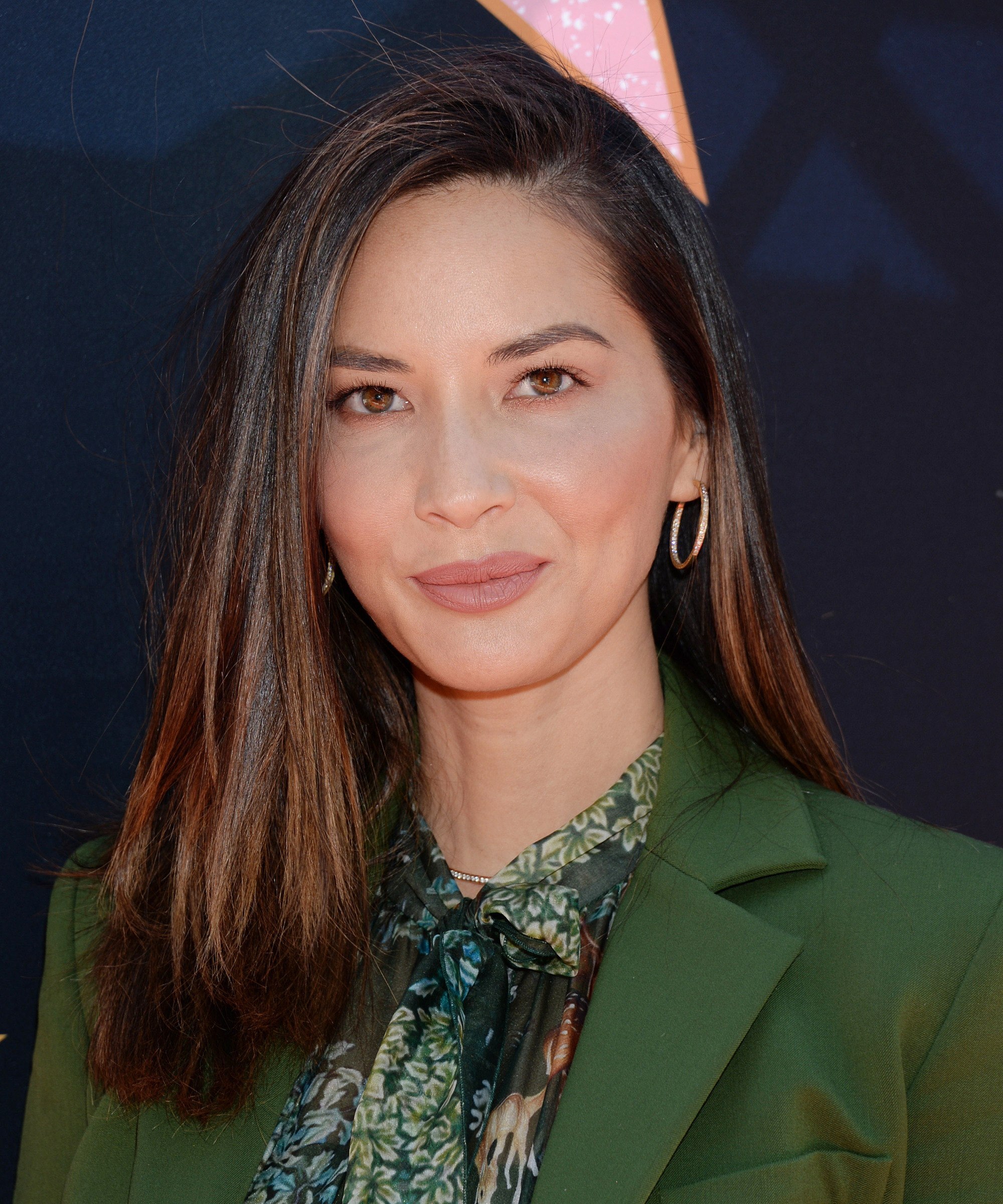 Warna rambut honey brown yang hangat. (Foto: REX by Shutterstock)