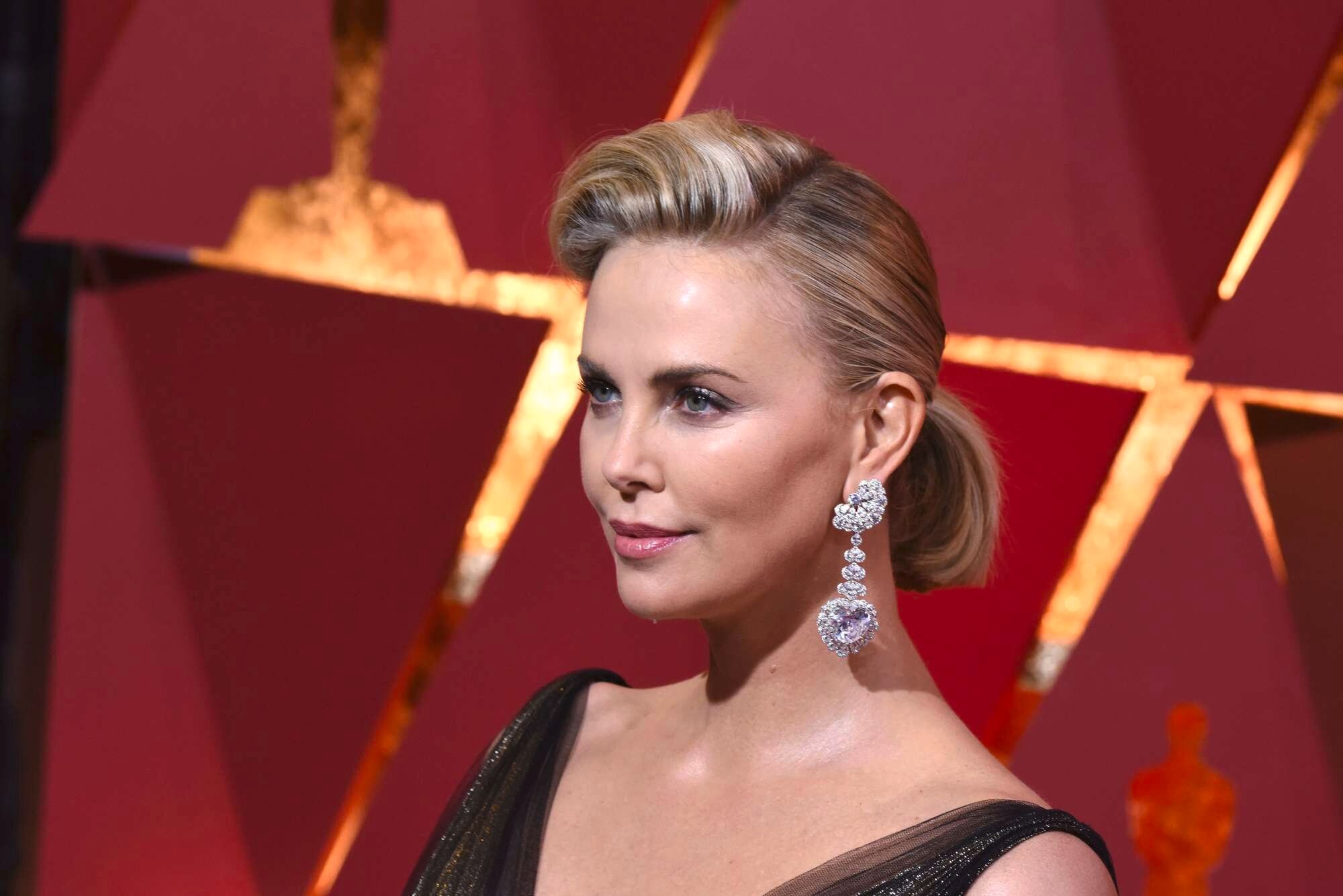 5 Tips Menata Rambut untuk Hasilkan Foto Paspor yang Keren