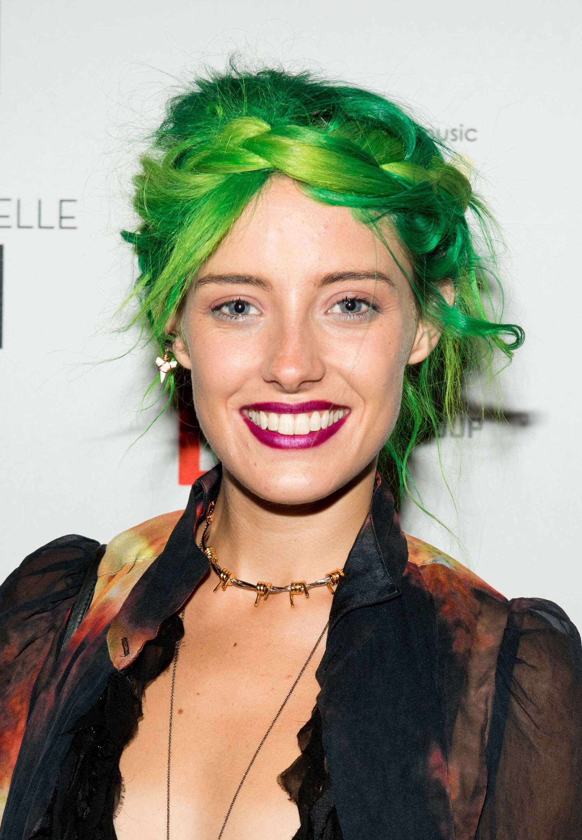 Siap dengan segala konsekuensi miliki rambut terang? Coba warna rambut ini! (Foto: Getty Images)