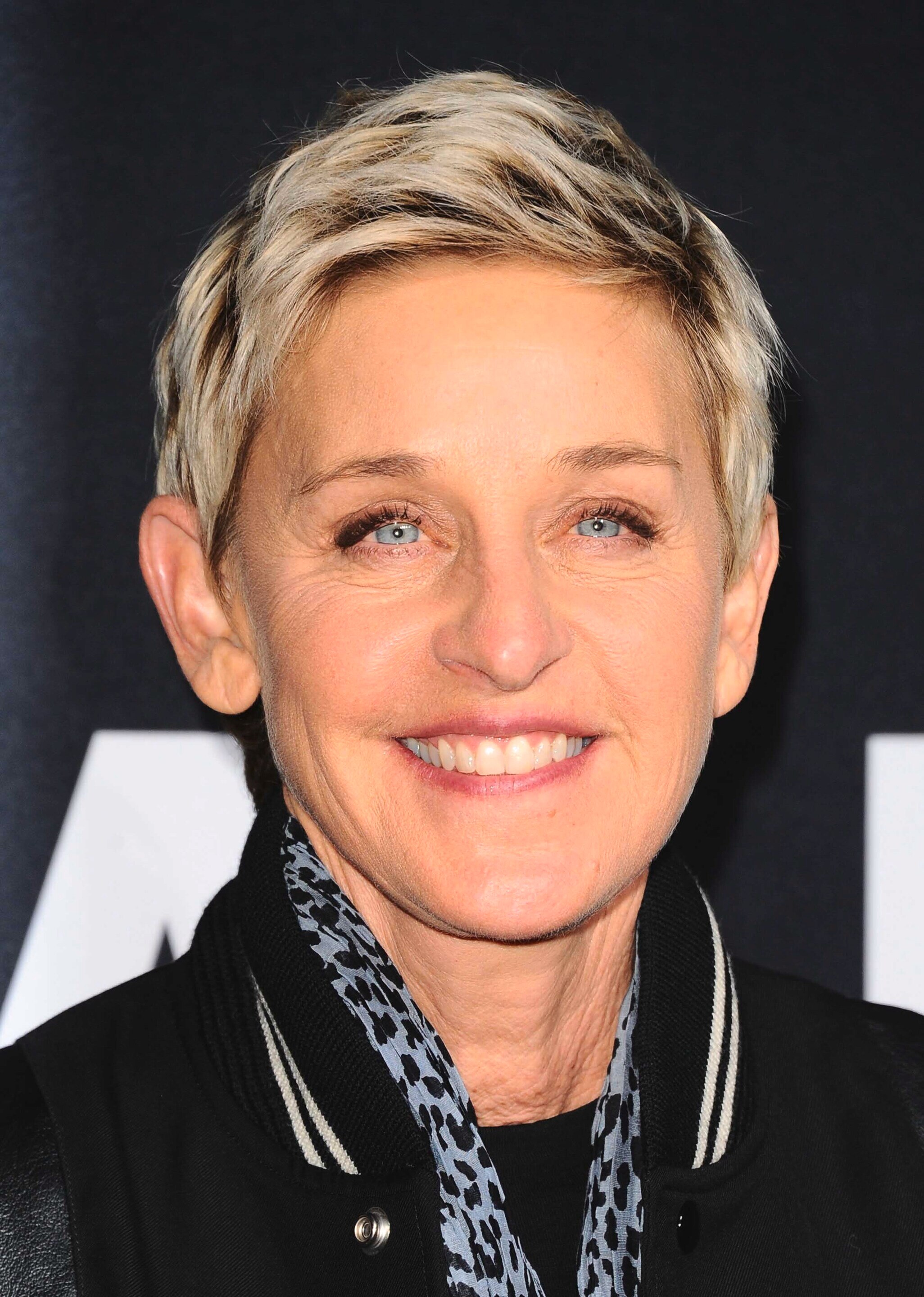 ellen degeneres ไว้ทรงผมพิกซี่ ทรงผมผู้หญิงอายุ 50 ปี