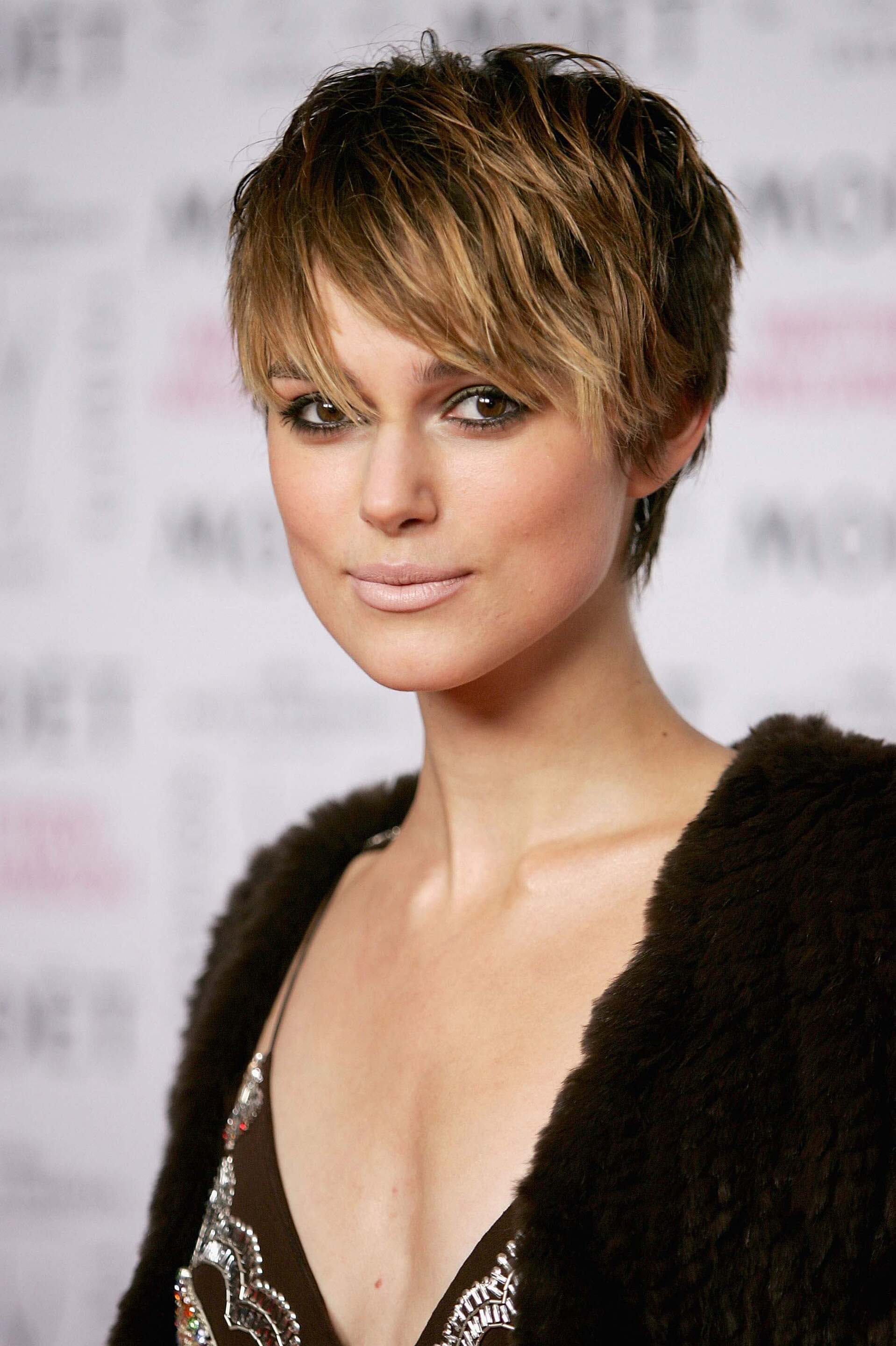 Keria Knightley terlihat cantik dengan rambut pixie dan balayage. (Foto: Getty Images)